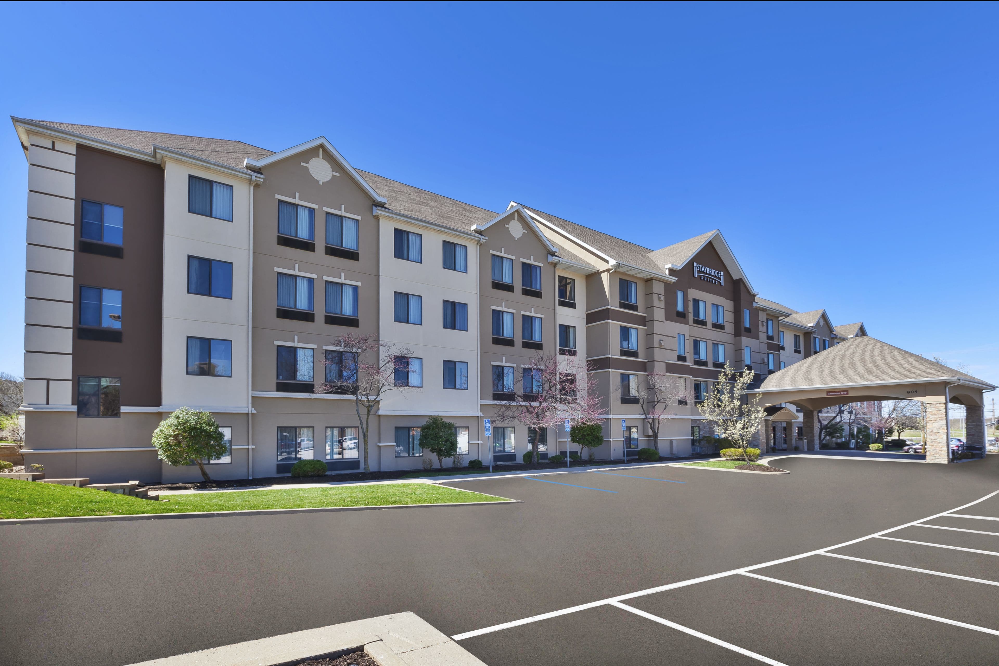 Staybridge Suites Columbia-Hwy 63 & I-70 - Image 1