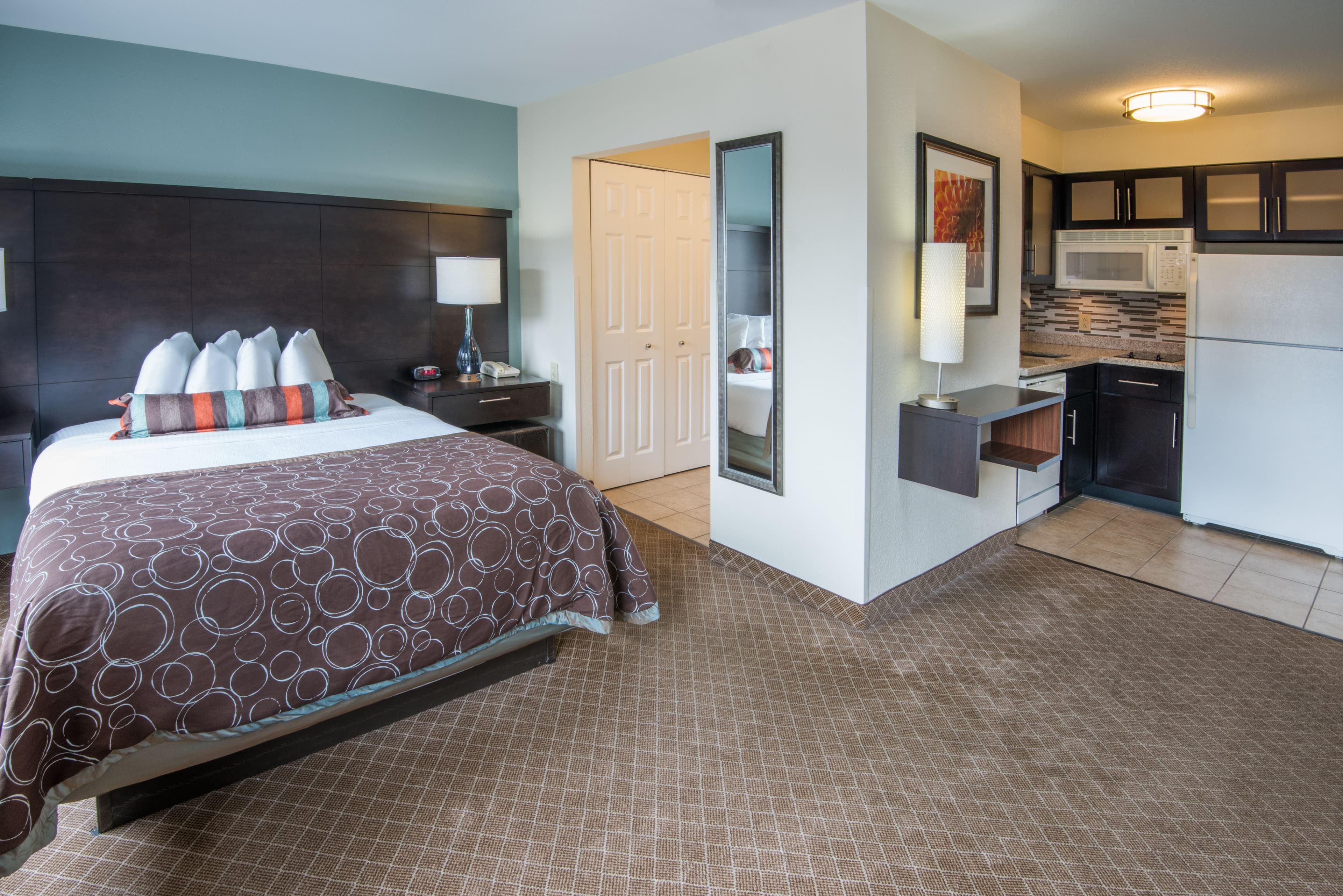 Staybridge Suites Columbus-Airport — 11