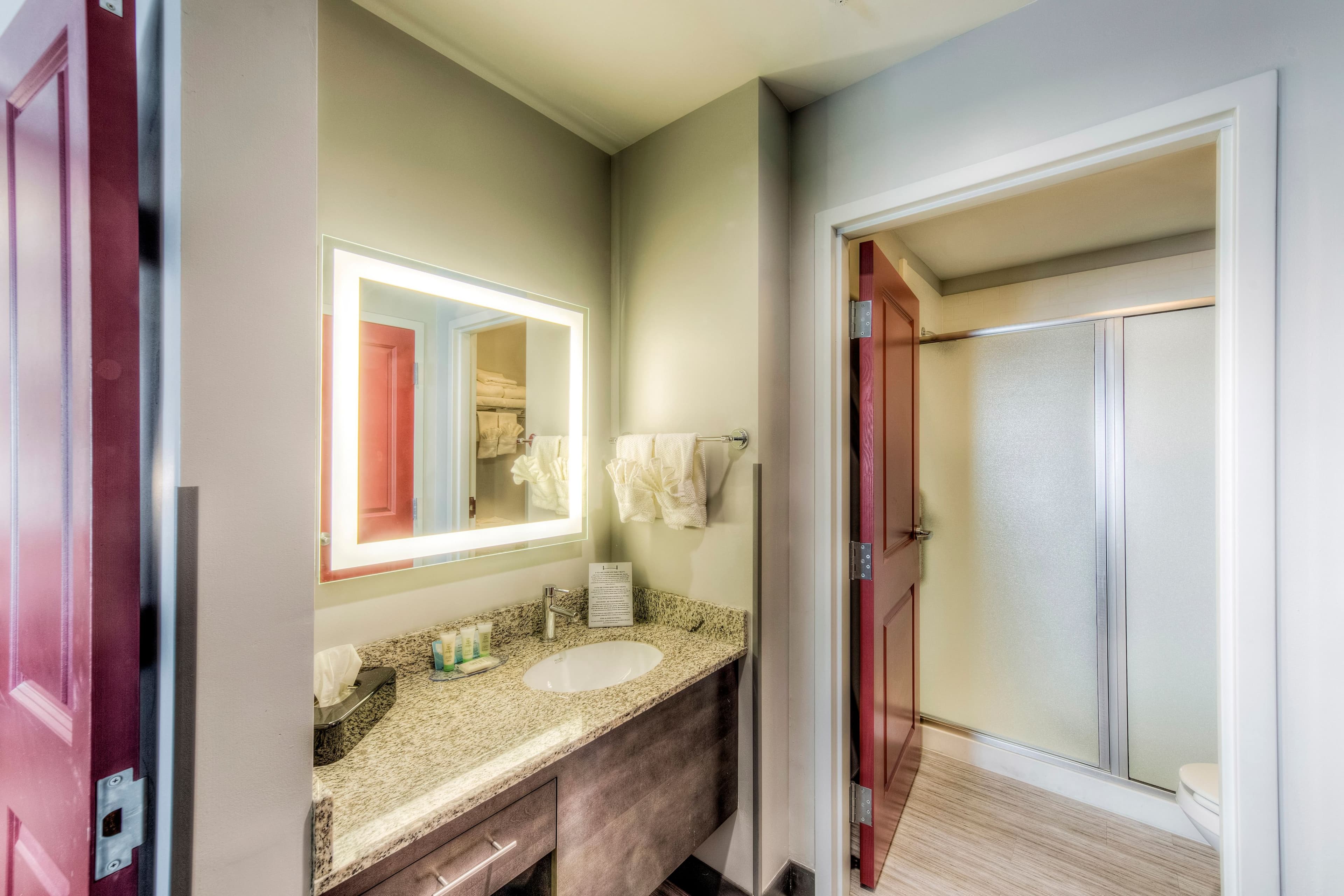 Staybridge Suites Columbus OSU-Medical Center - Image 3