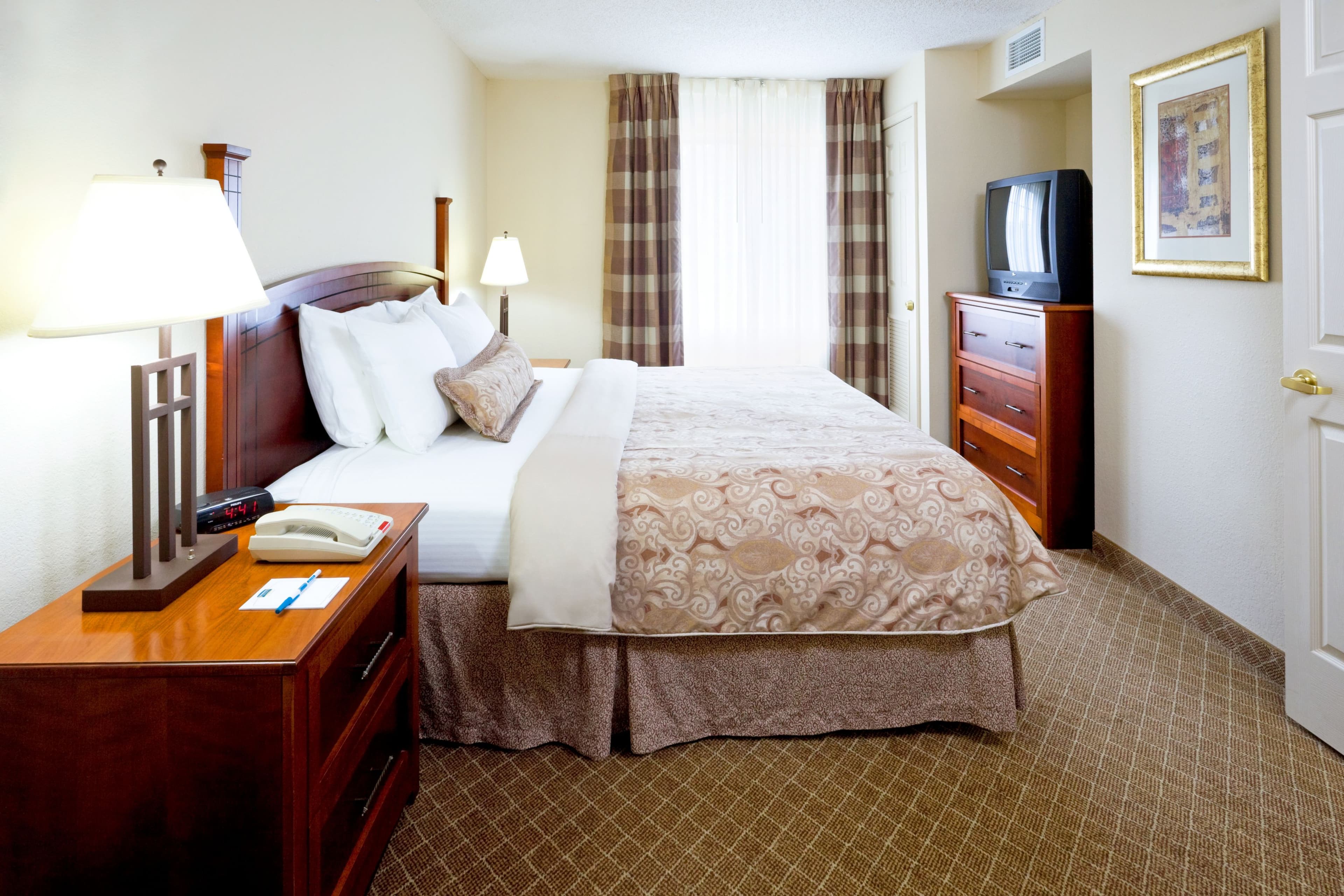 Staybridge Suites Cranbury-South Brunswick — 16