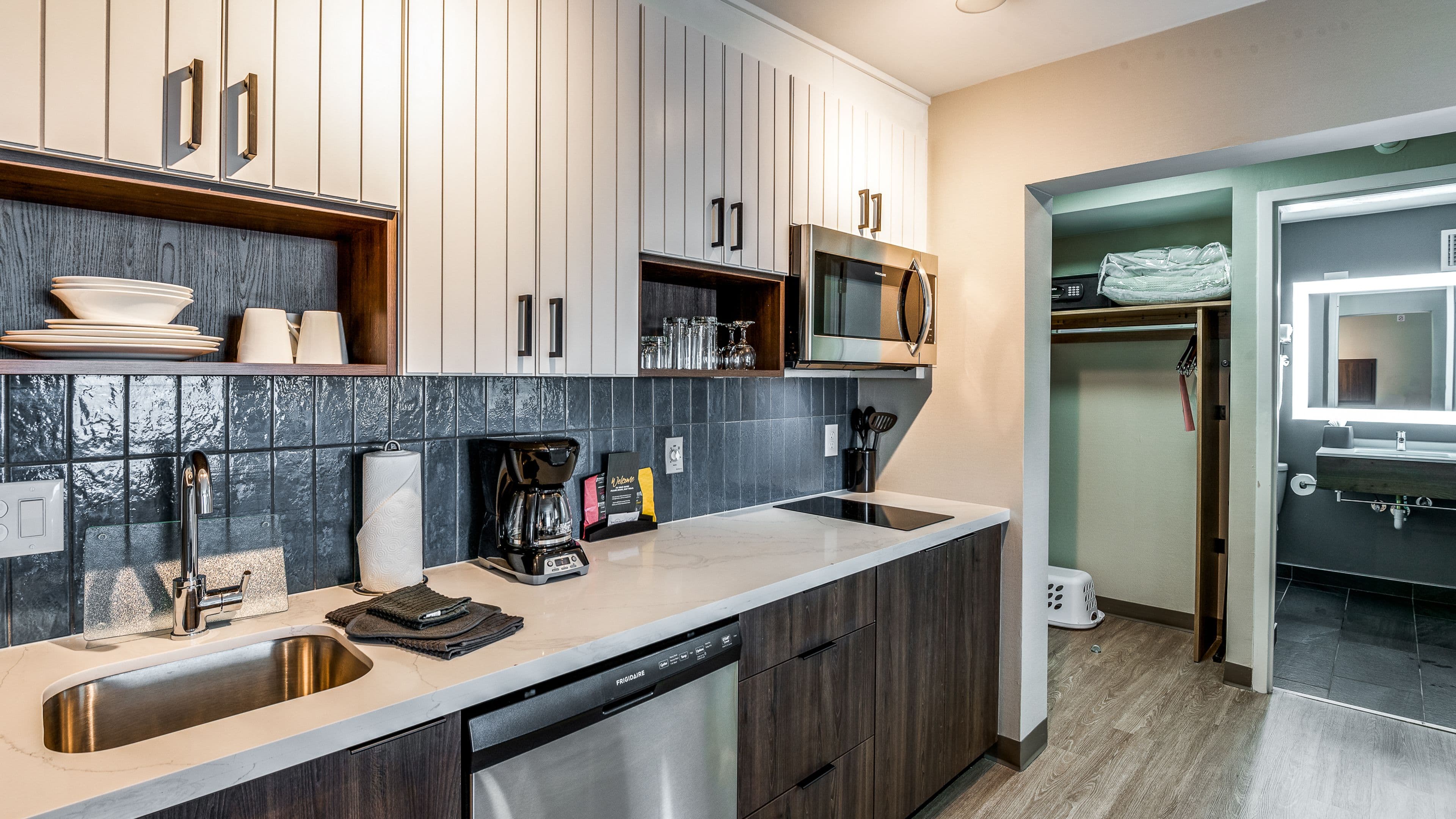 Staybridge Suites Dallas Market Ctr Love Field — 4