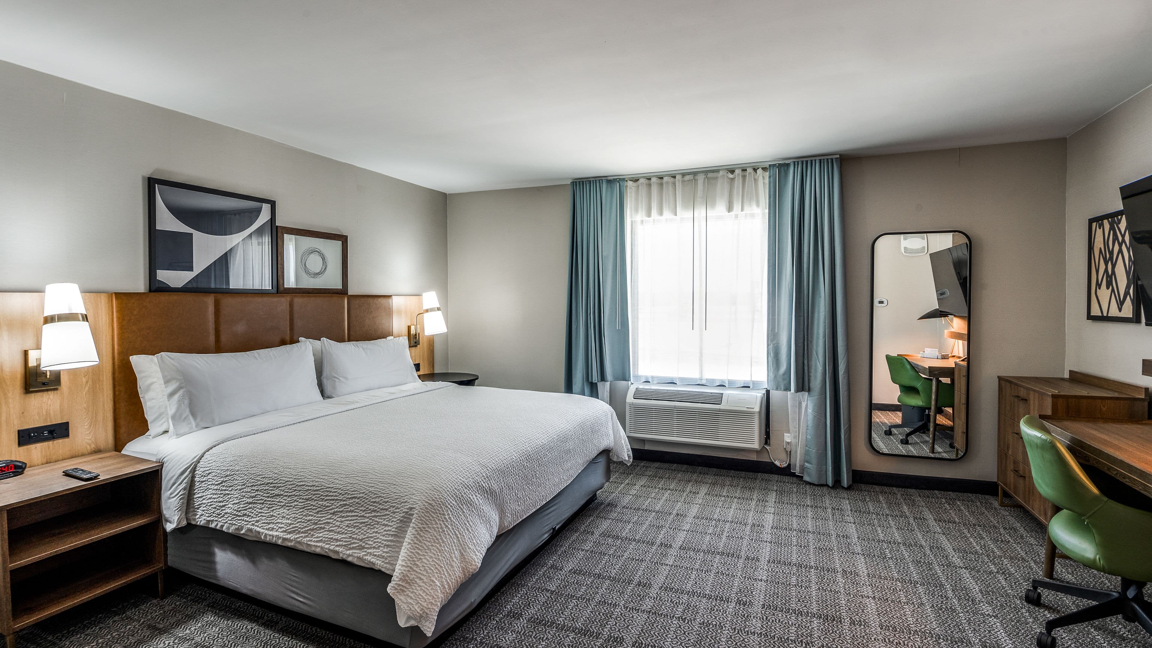 Staybridge Suites Dallas Market Ctr Love Field — 13