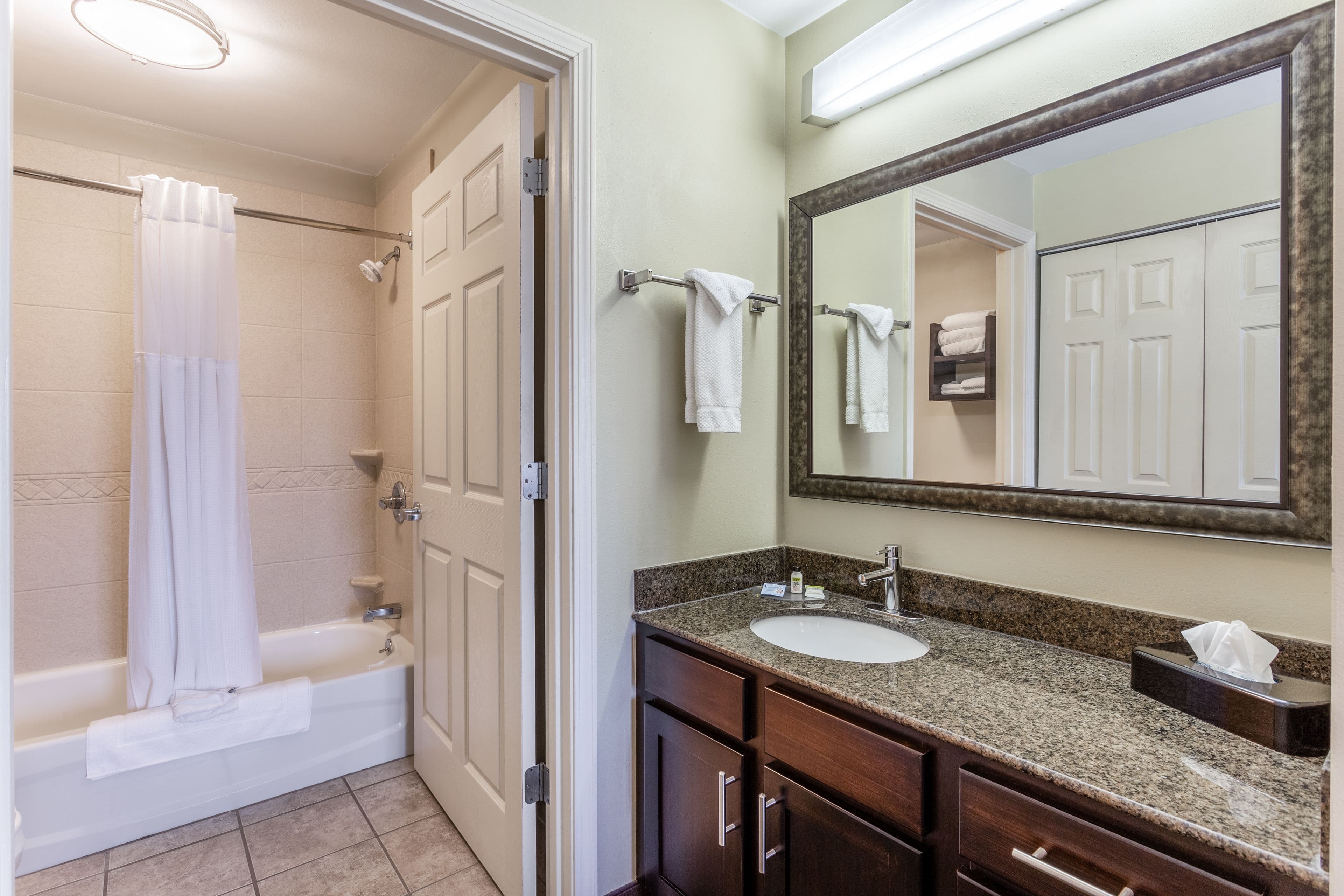 Staybridge Suites Davenport - Image 5