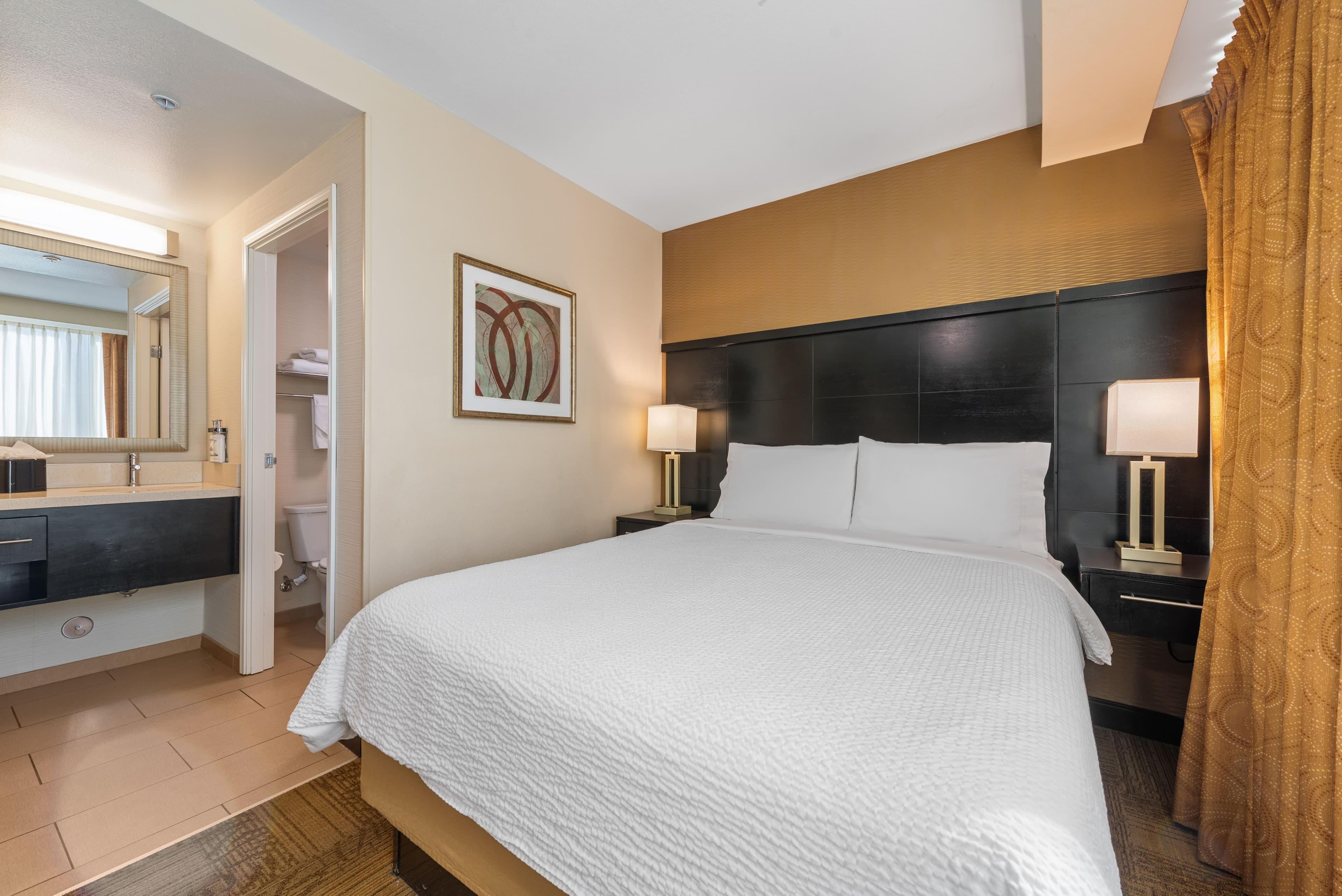 Staybridge Suites Denver Downtown - Image 2
