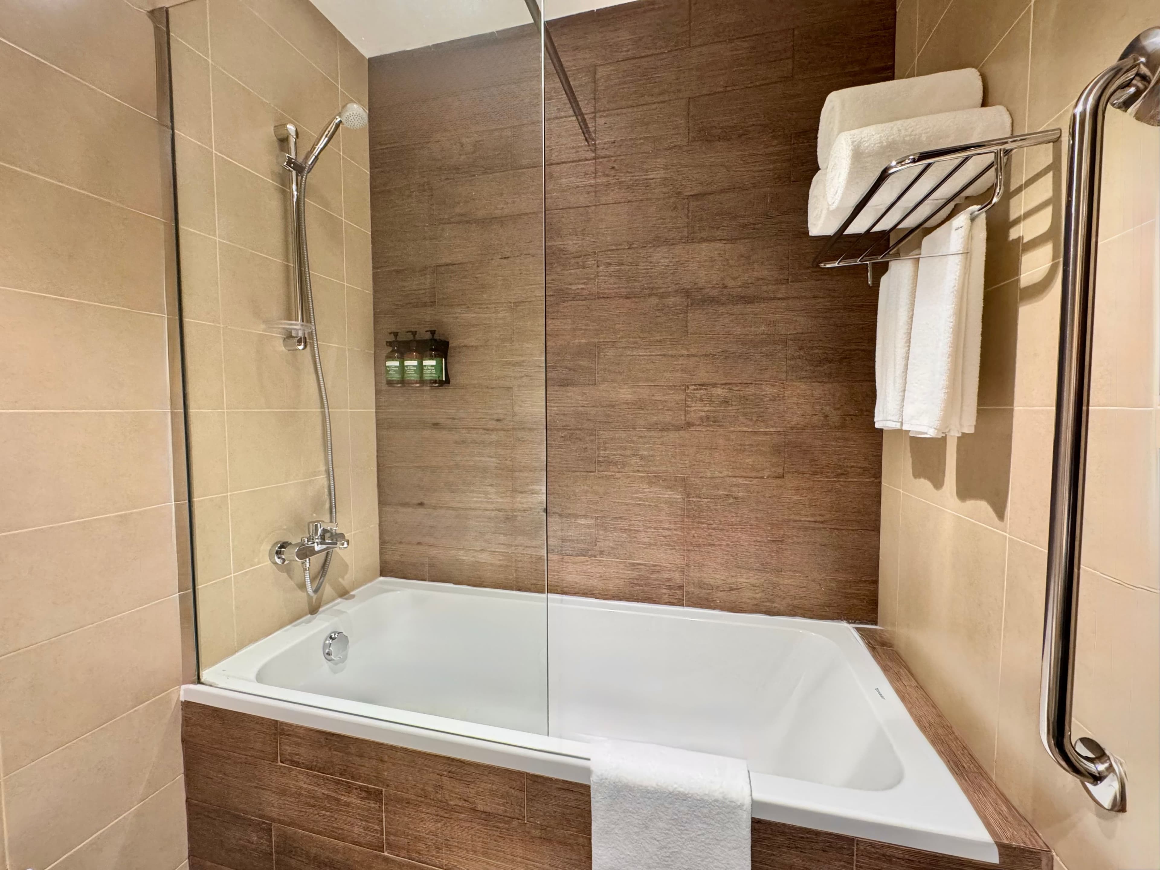 Staybridge Suites Doha Lusail - Image 5