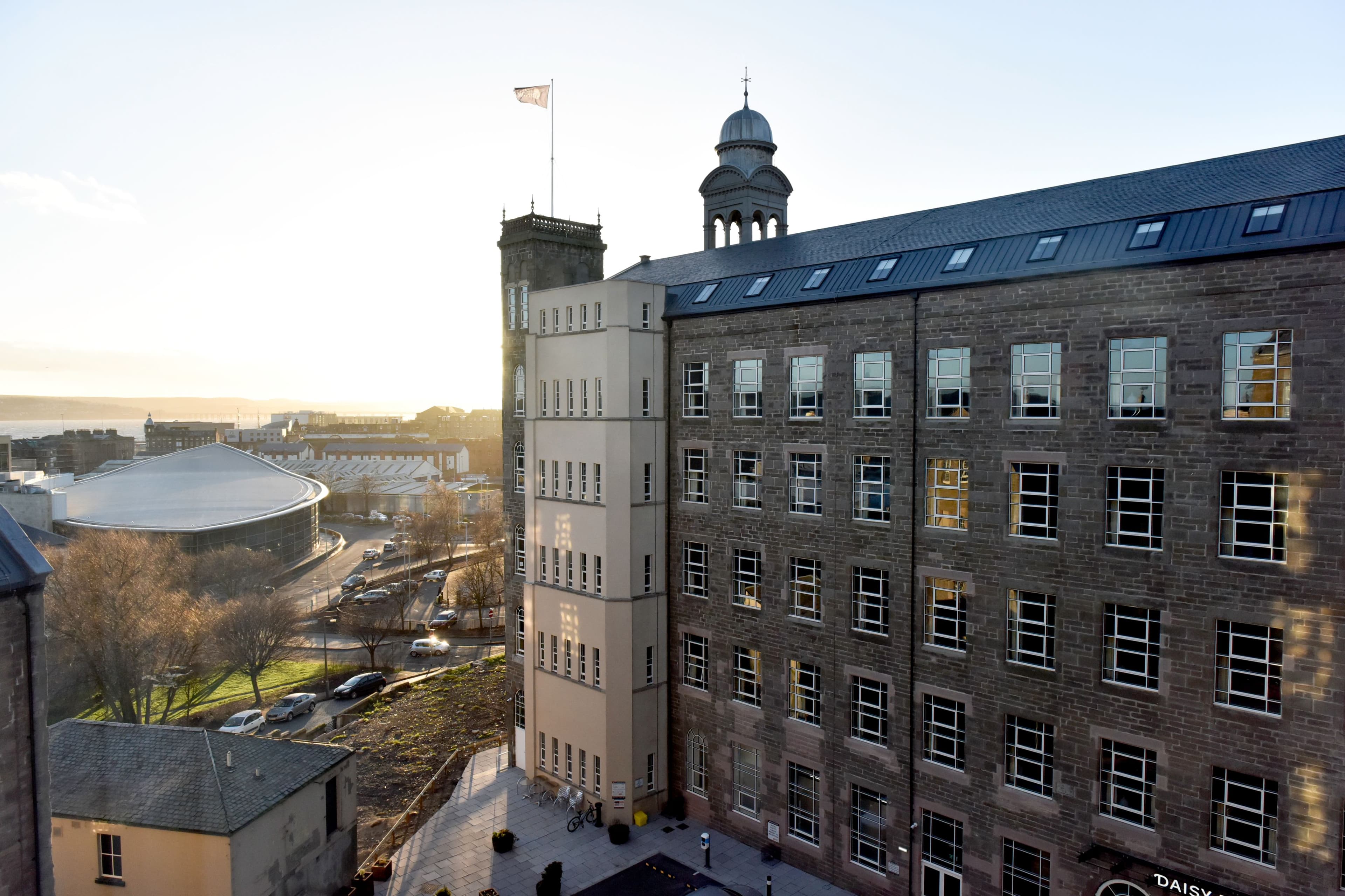 Staybridge Suites Dundee - Image 1