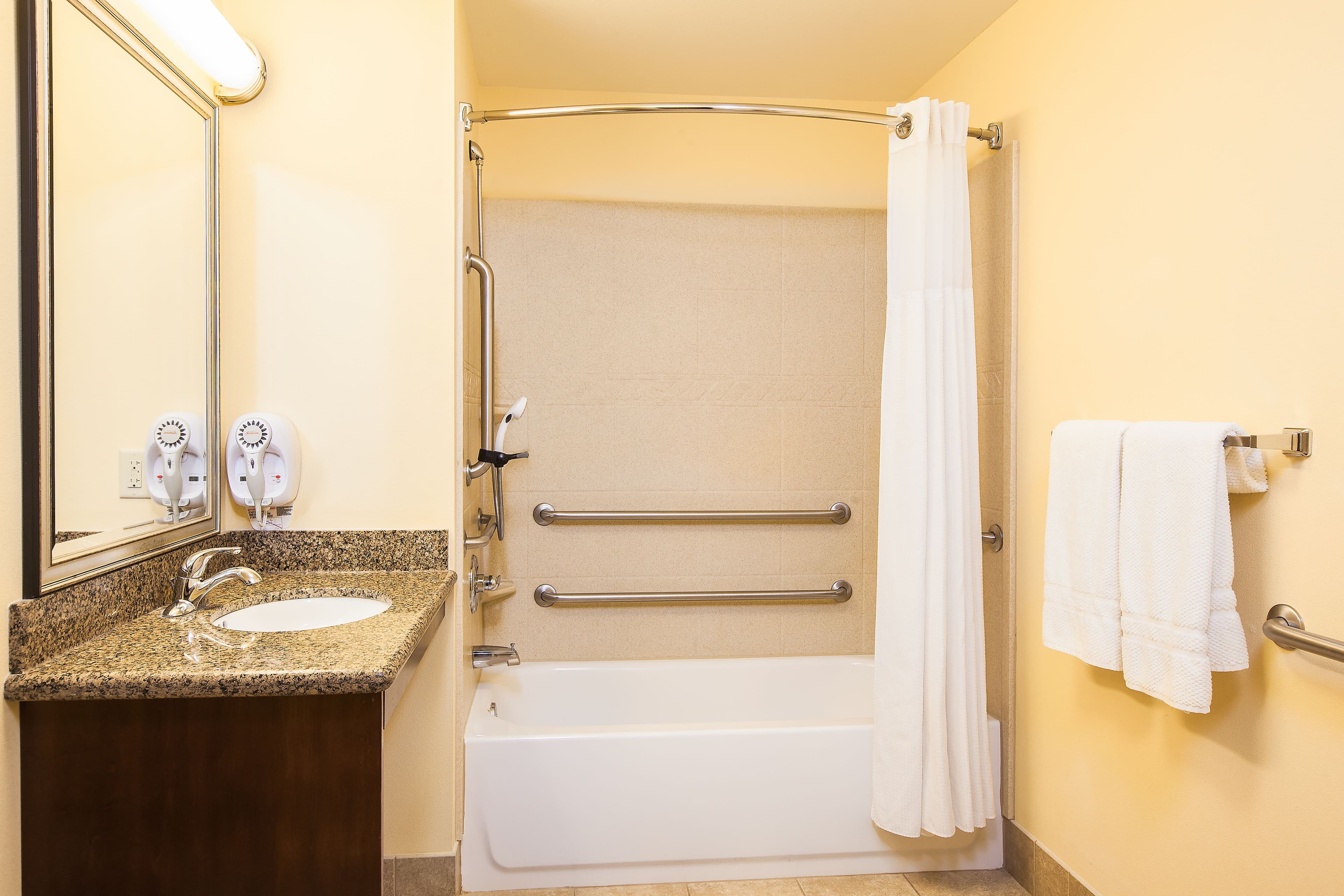 Staybridge Suites El Paso Airport Area — 8