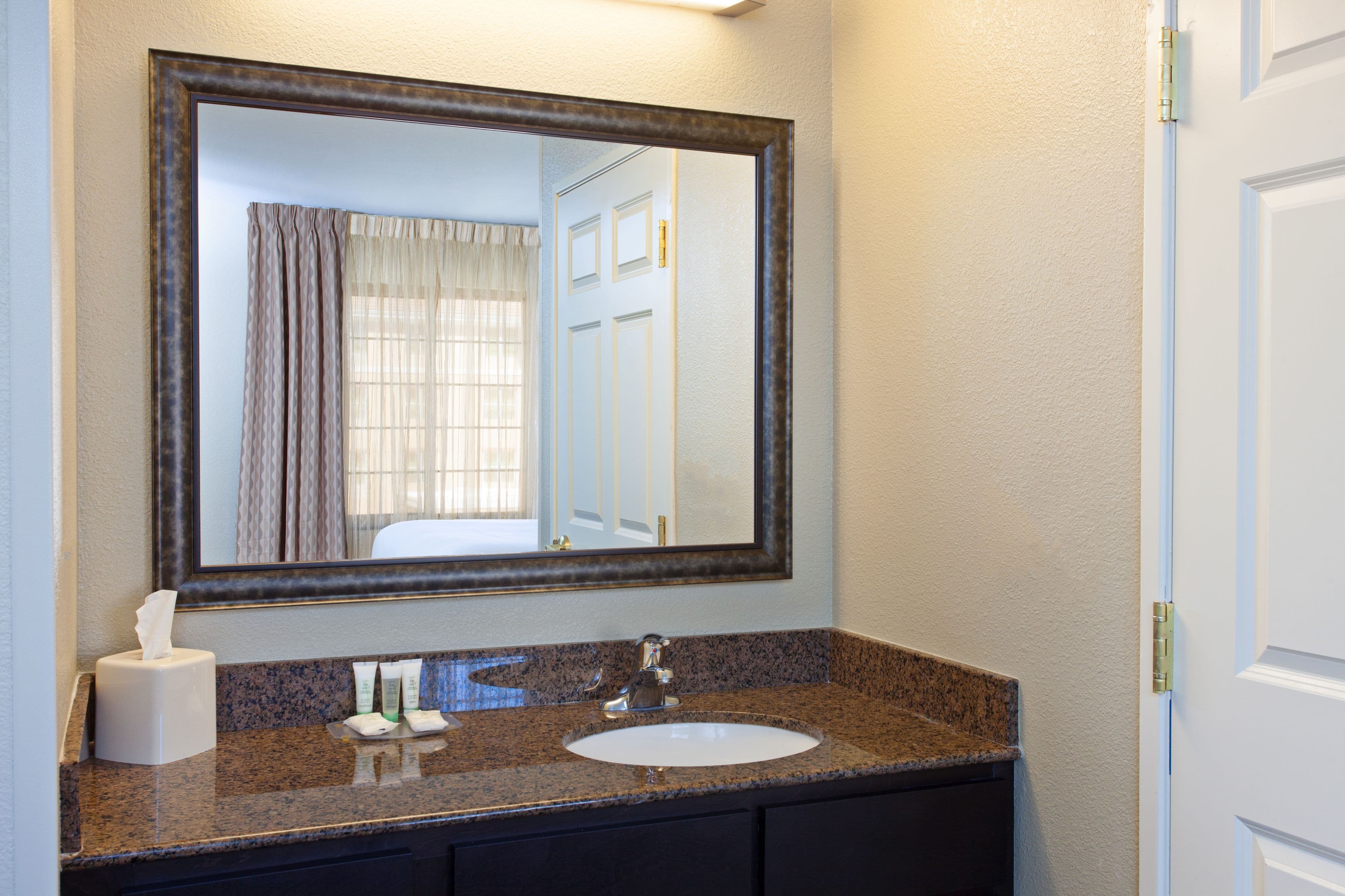 Staybridge Suites Fairfield Napa Valley Area - Image 2