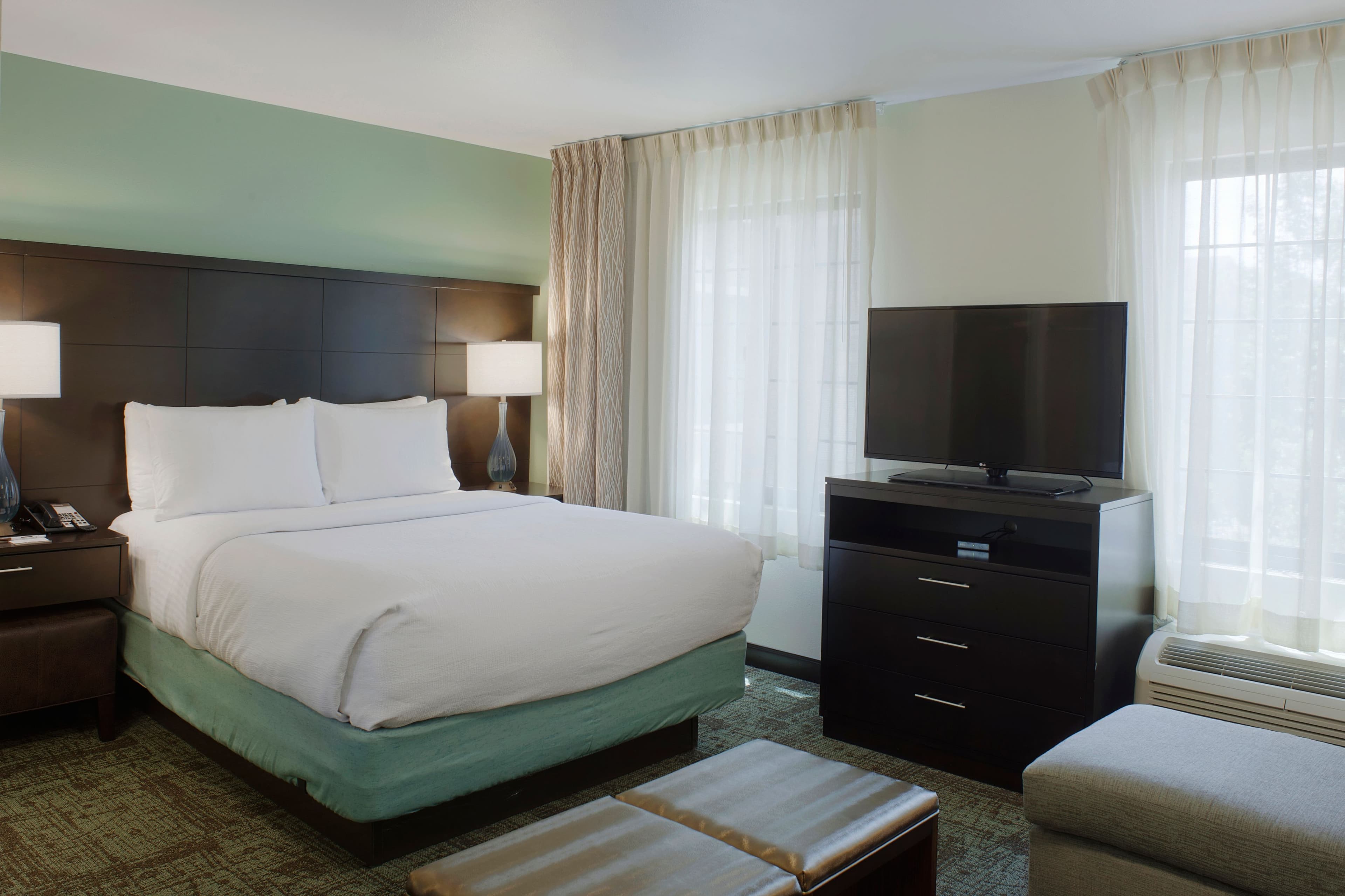 Staybridge Suites Fayetteville/Univ of Arkansas - Image 4
