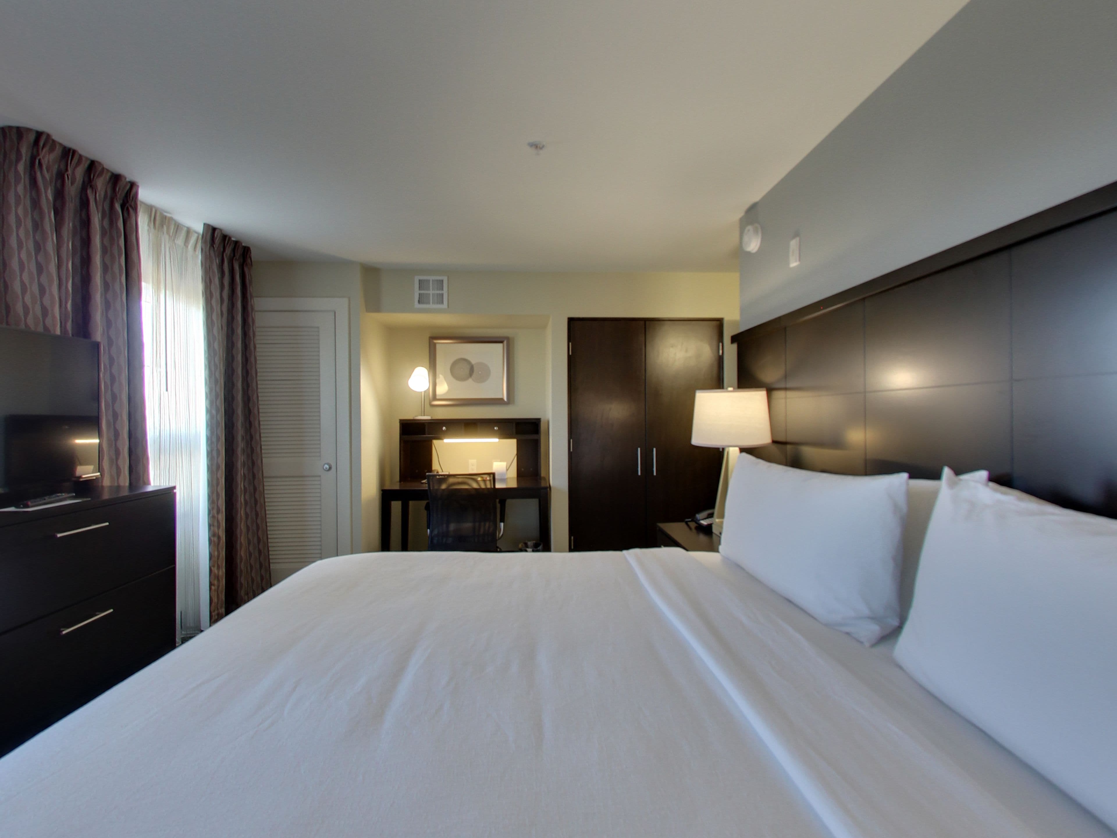 Staybridge Suites Madison - Fitchburg - Image 5