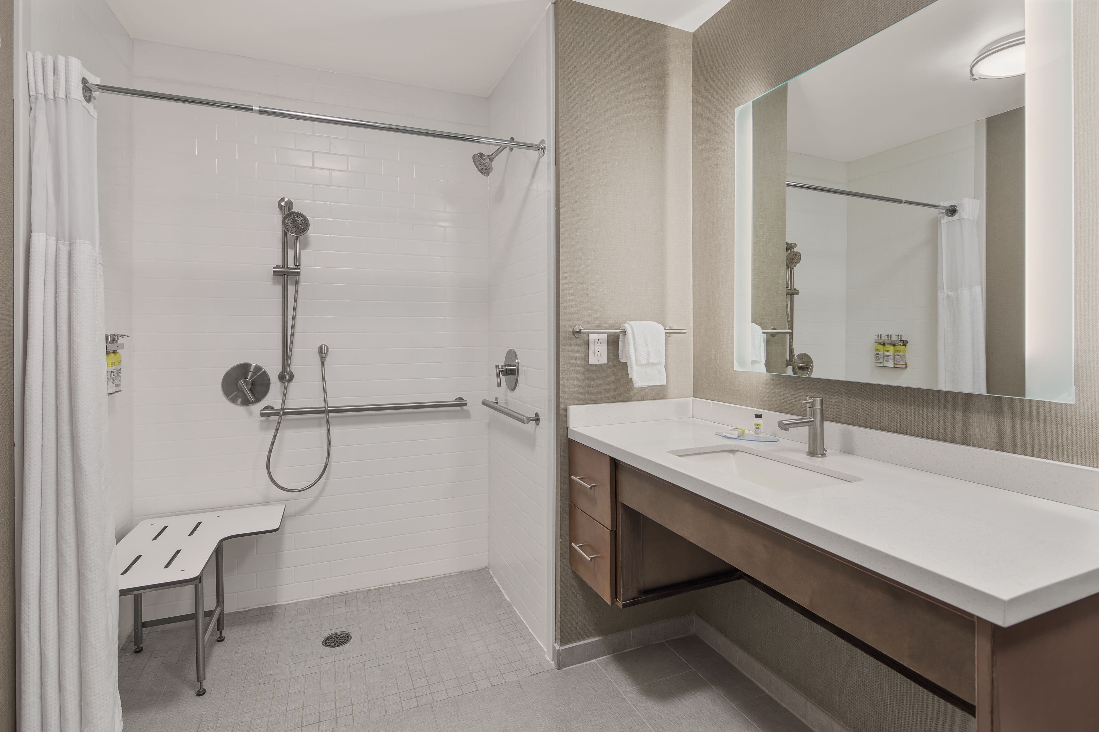 Staybridge Suites Florence - Center — 12