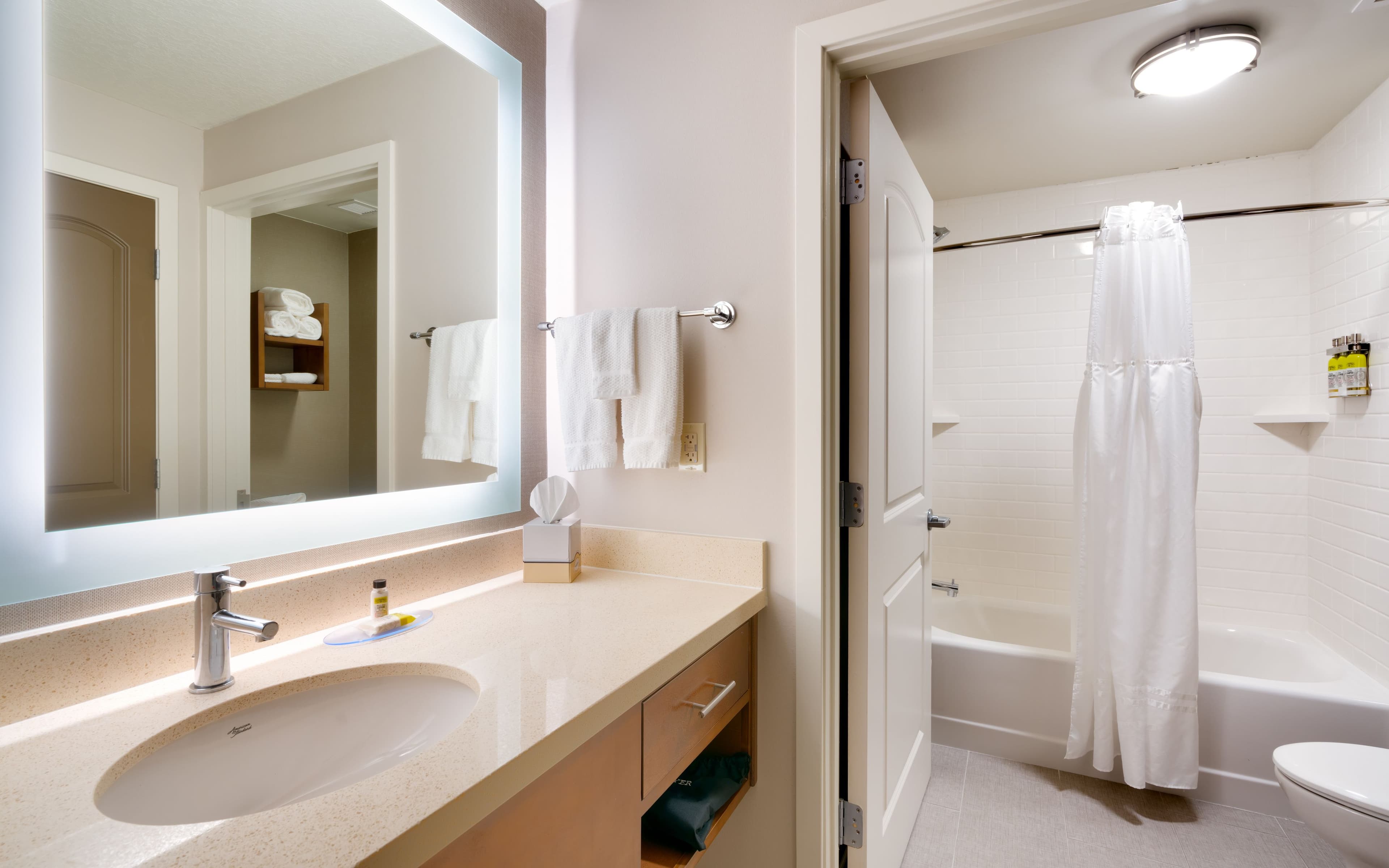 Staybridge Suites Gainesville I-75 — 8