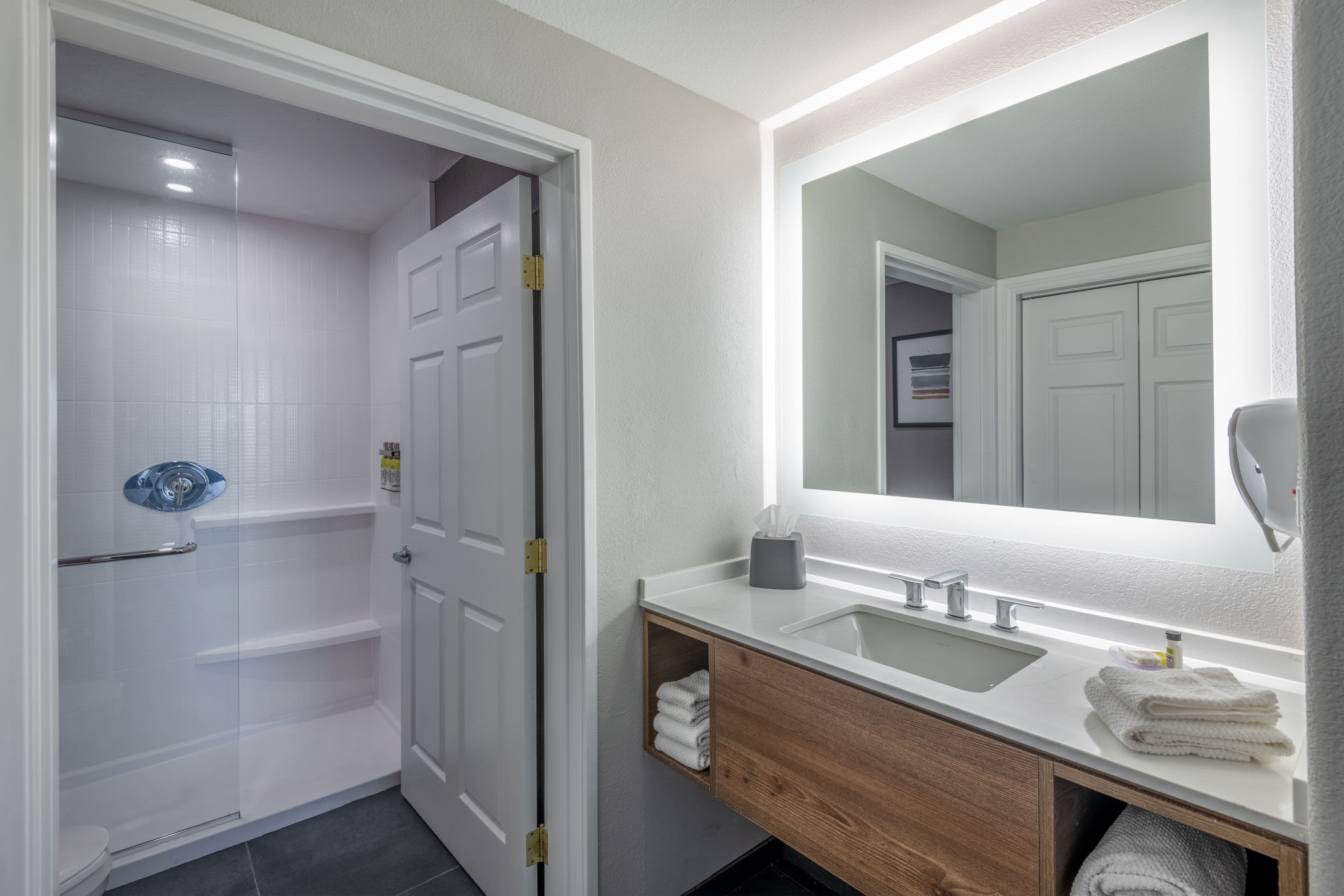 Staybridge Suites Phoenix - Glendale Sports Dist — 7