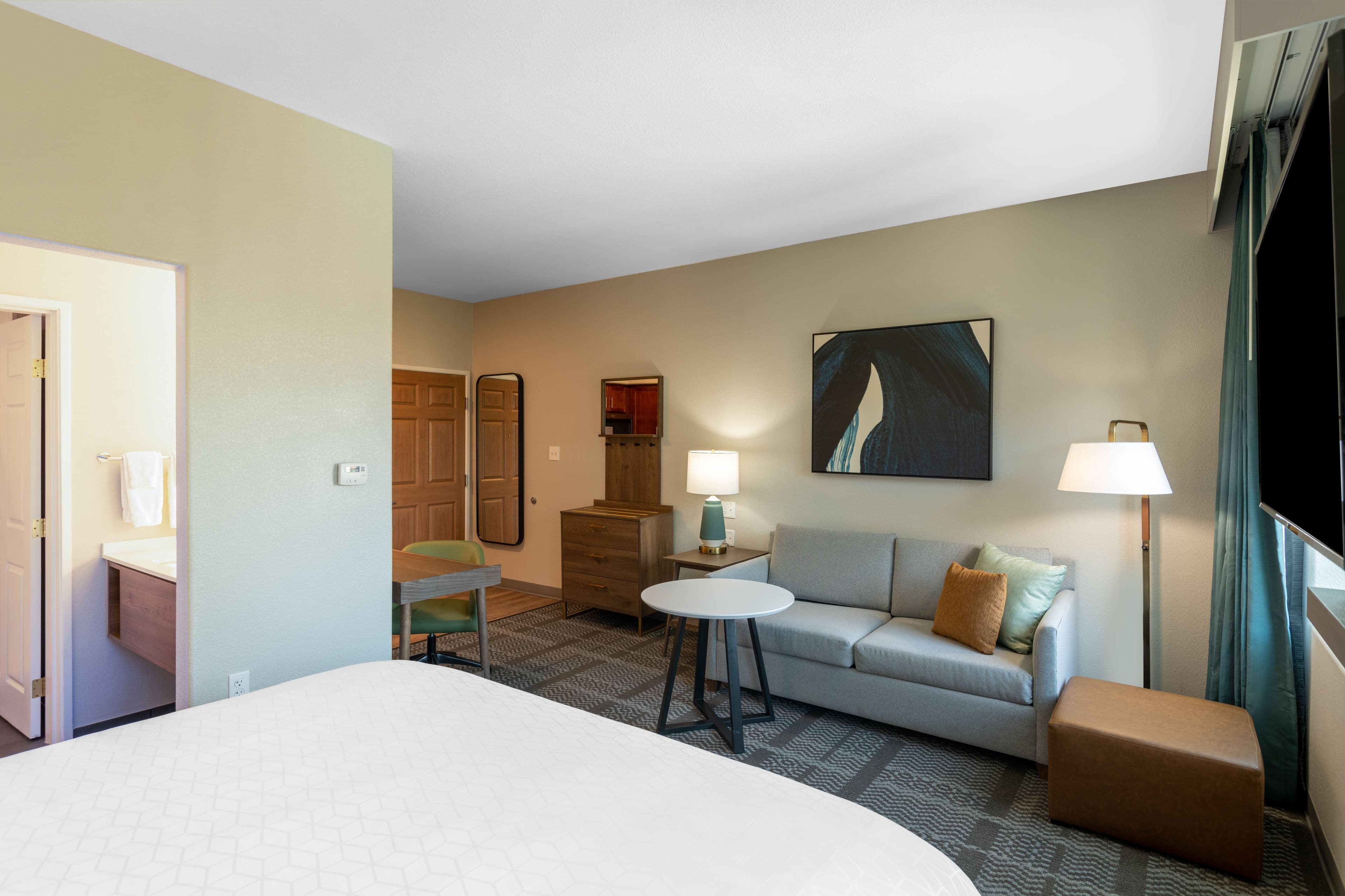 Staybridge Suites Phoenix - Glendale Sports Dist - Image 4