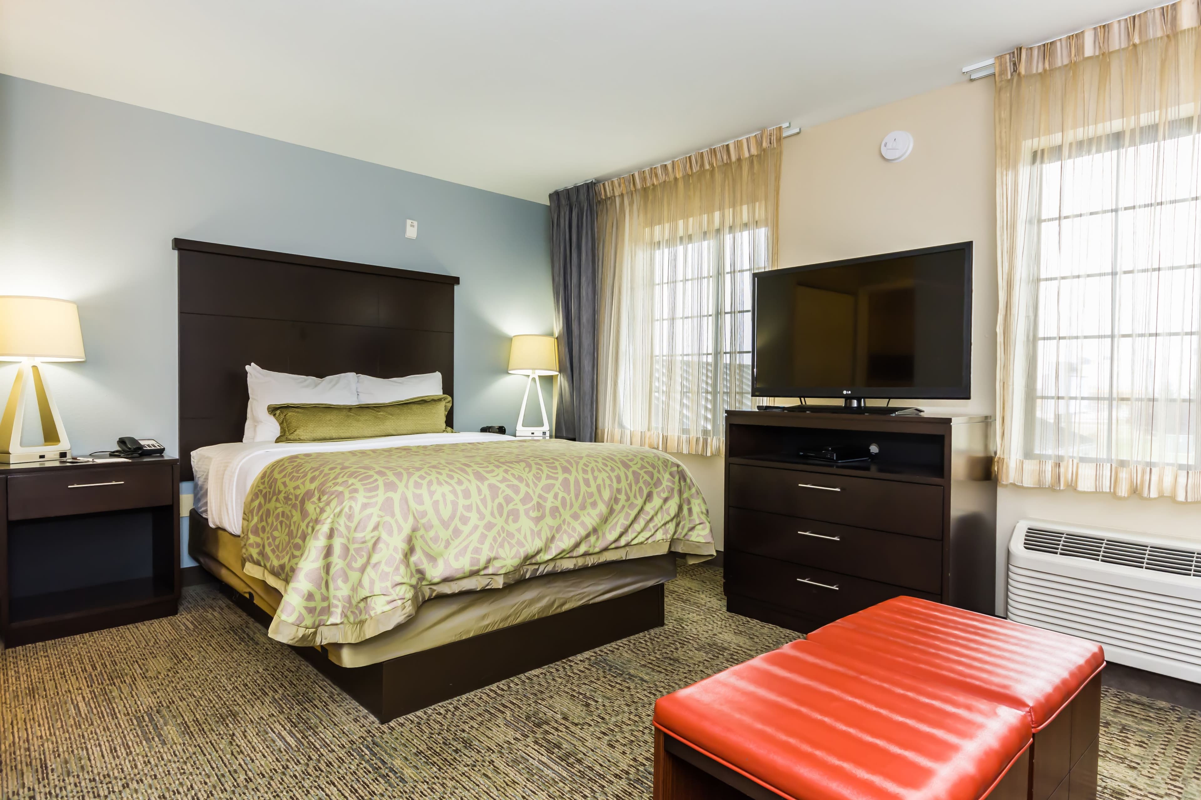 Staybridge Suites Grand Forks - Image 3