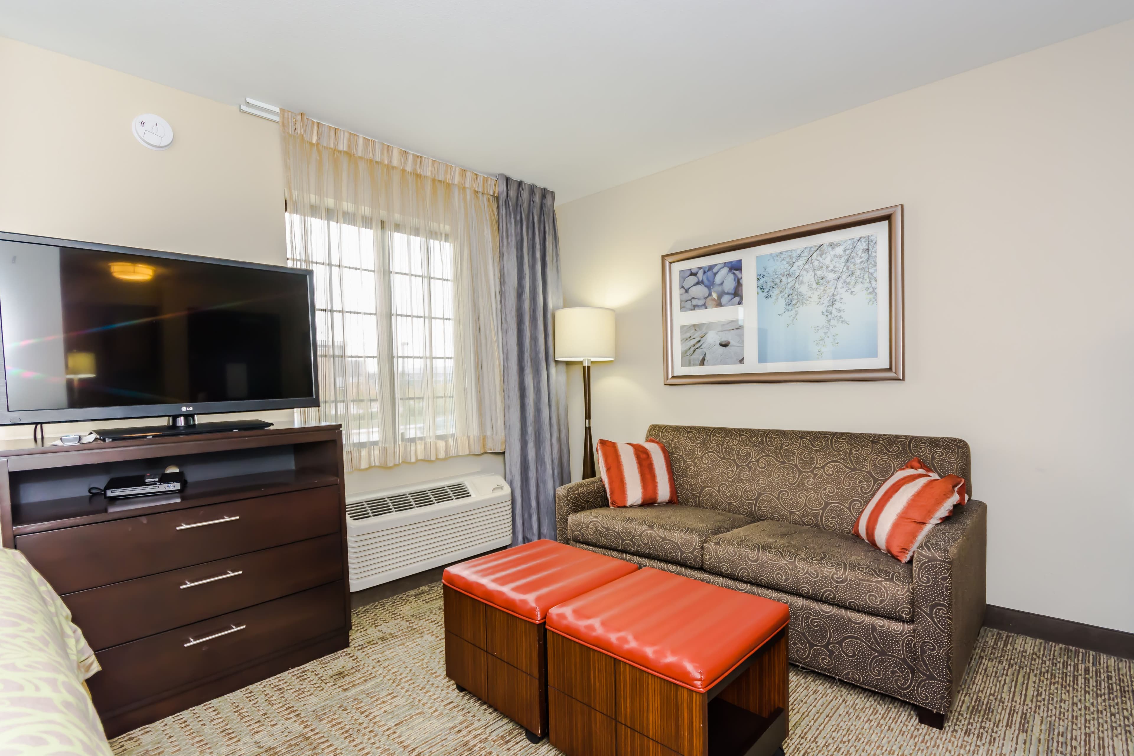 Staybridge Suites Grand Forks - Image 5
