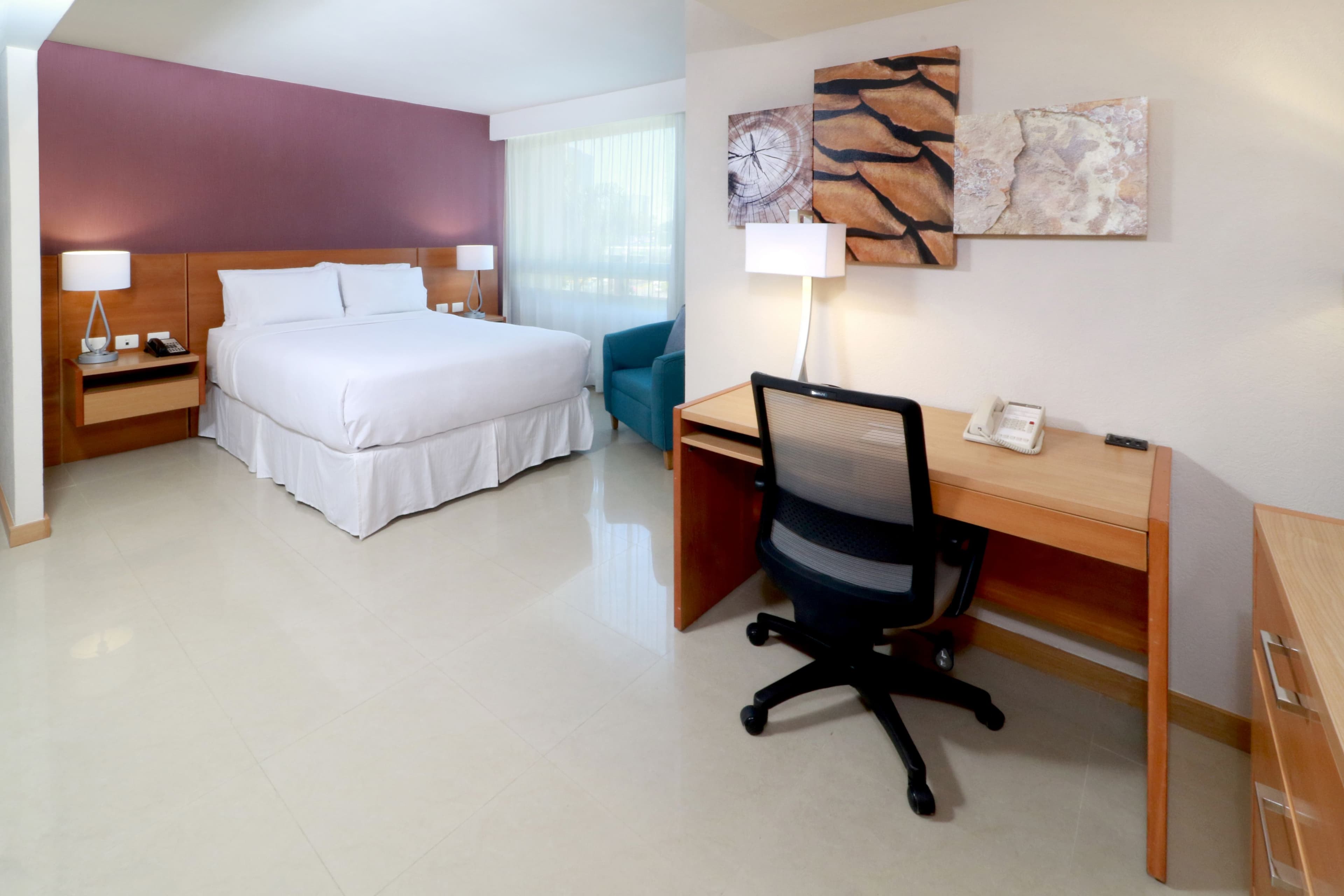 Staybridge Suites Guadalajara Expo - Image 4