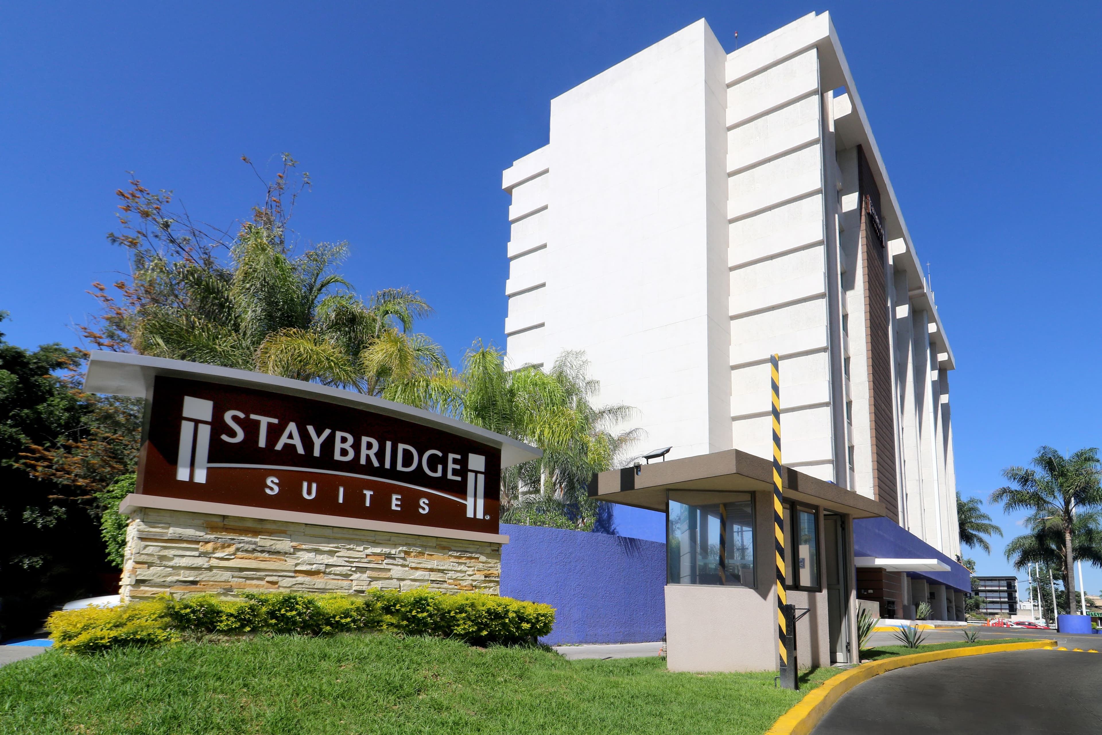 Staybridge Suites Guadalajara Expo - Image 1