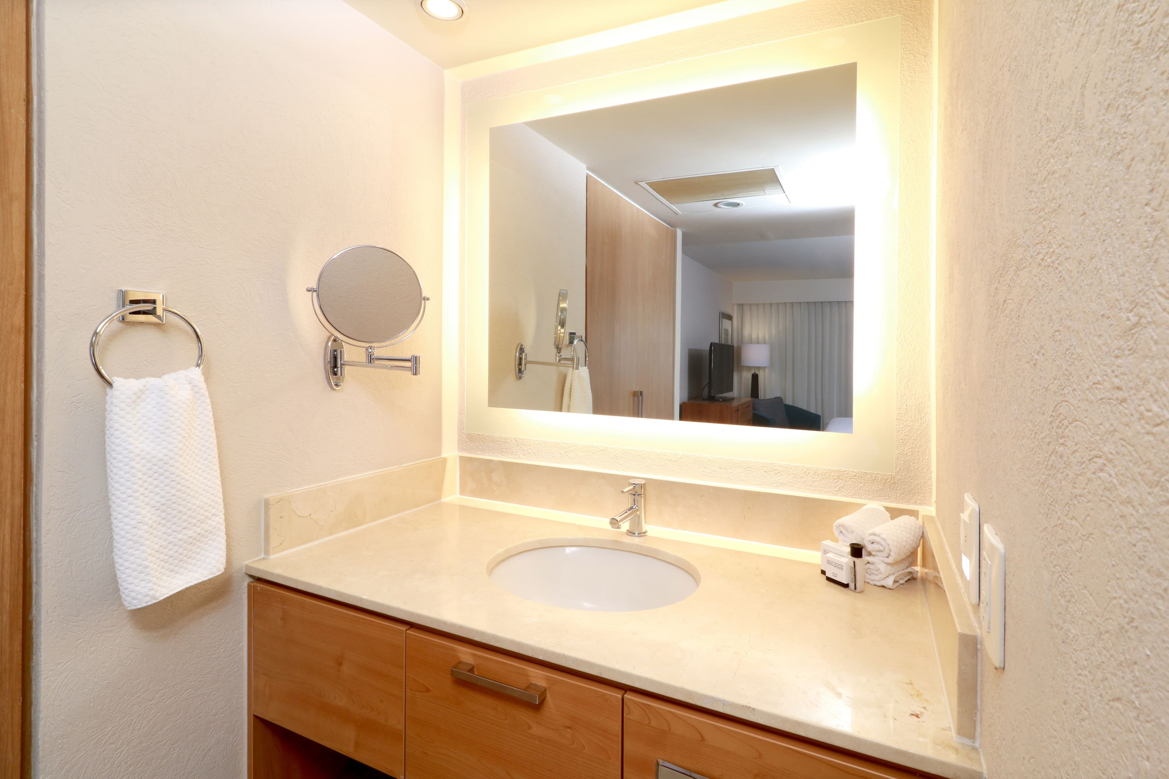 Staybridge Suites Guadalajara Expo — 7