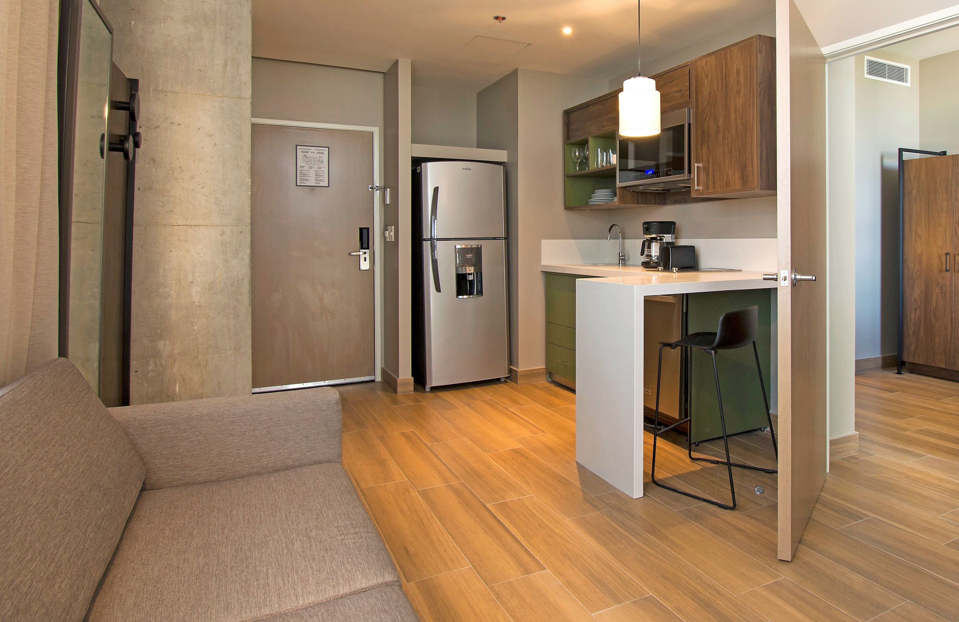 Staybridge Suites Guadalajara Novena — 17