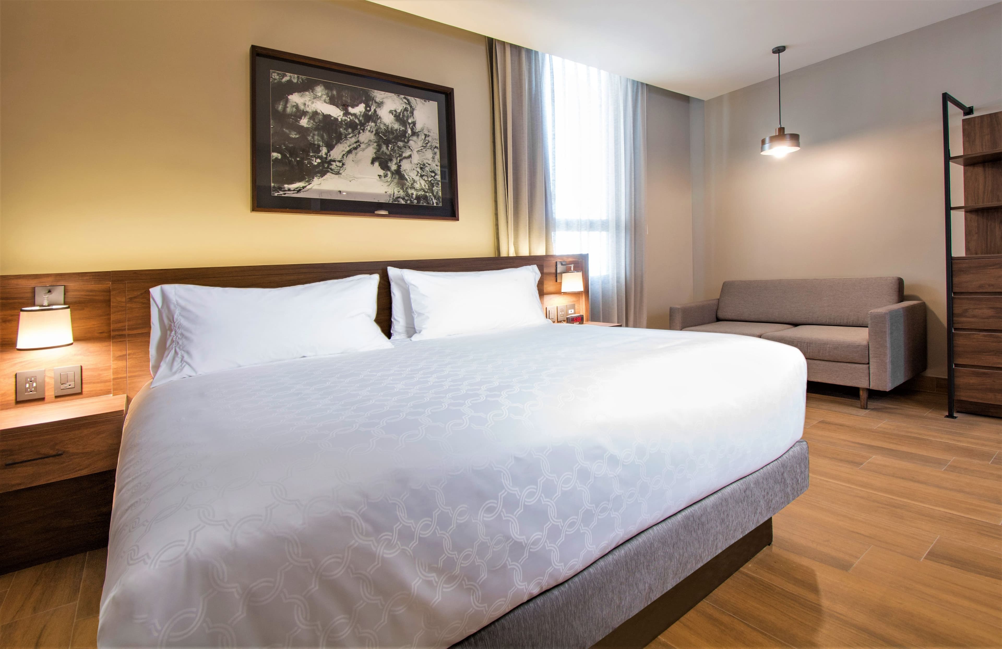 Staybridge Suites Guadalajara Novena - Image 3