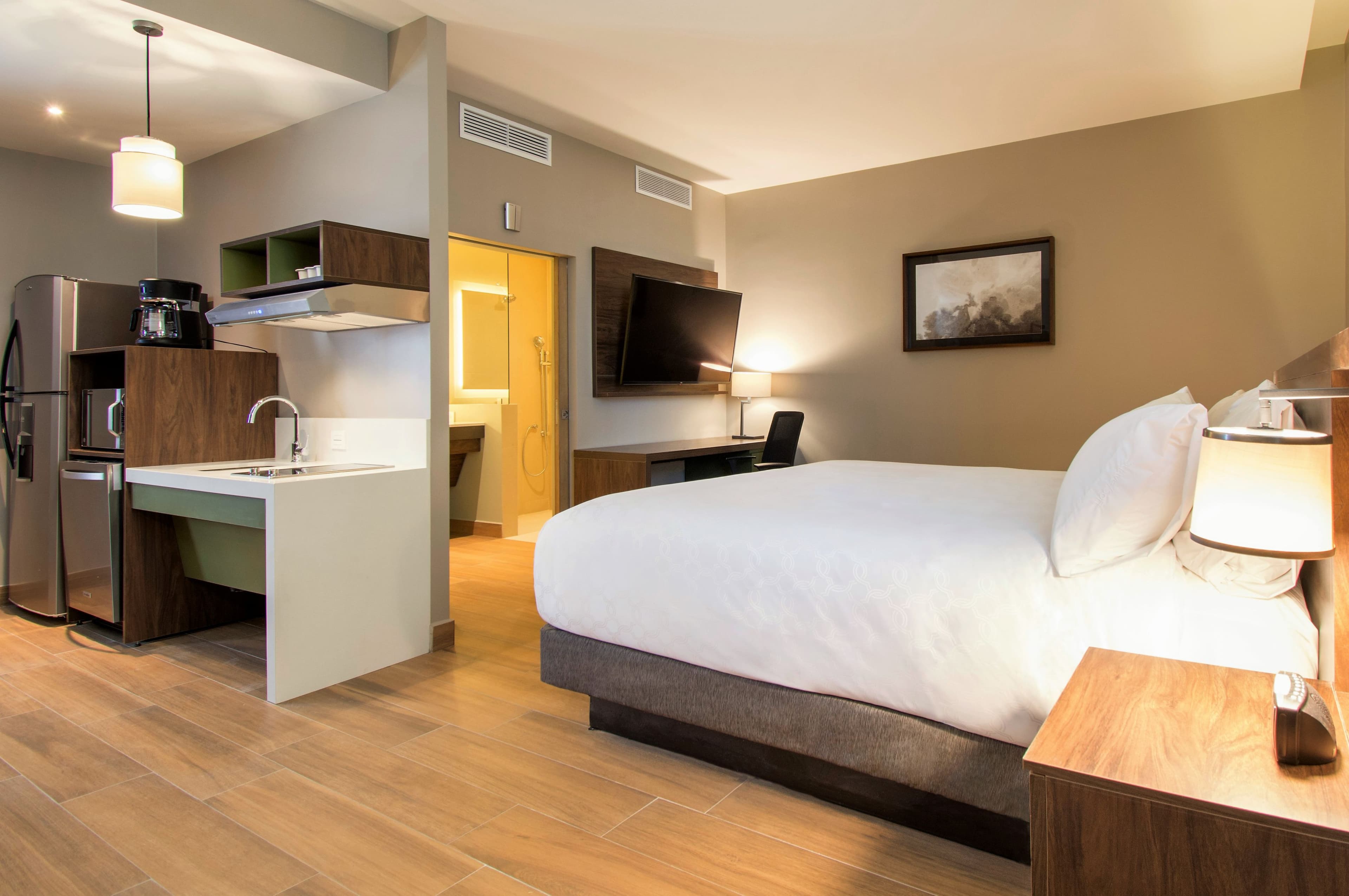 Staybridge Suites Guadalajara Novena - Image 2