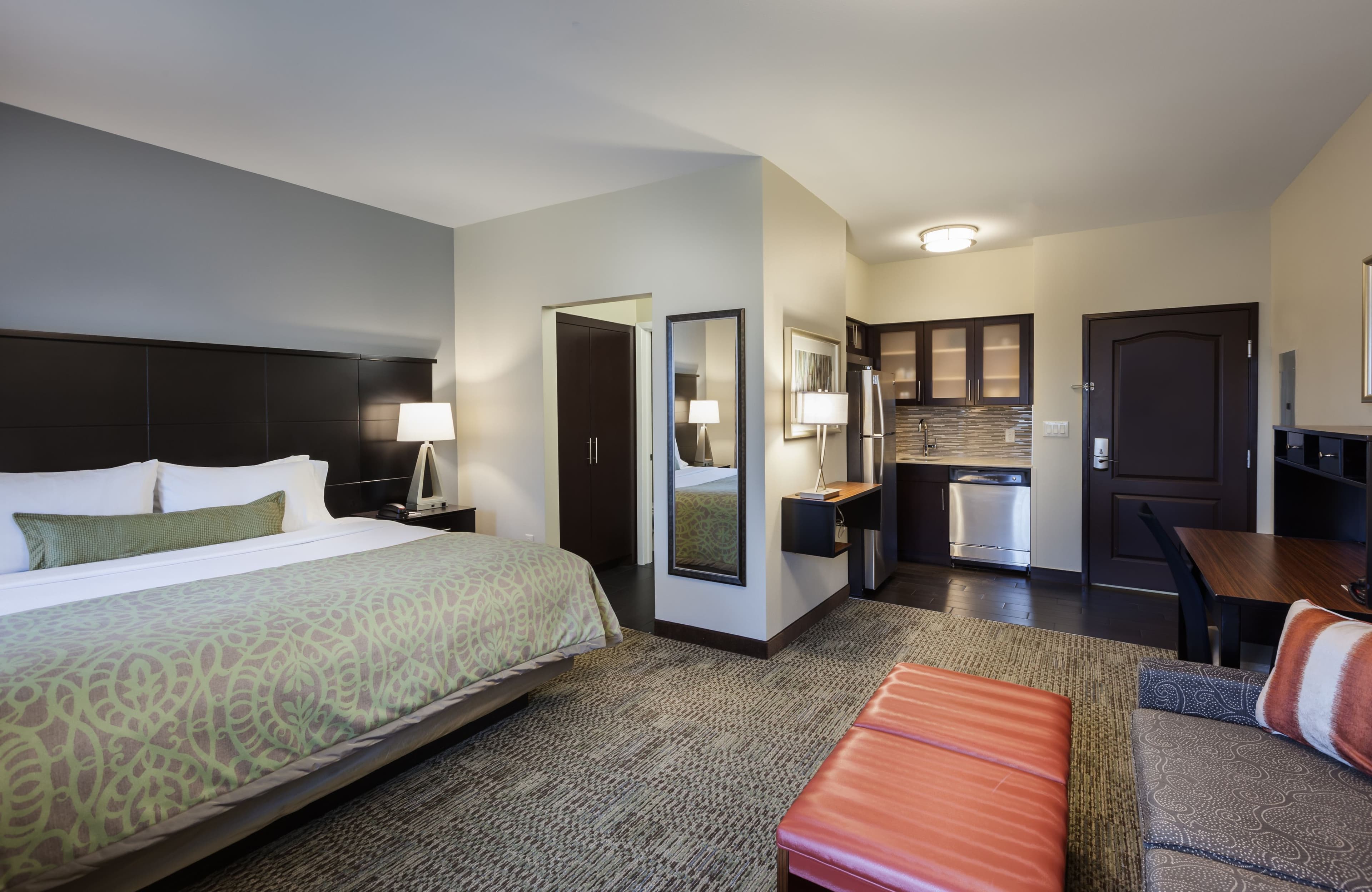 Staybridge Suites Houston I-10 West-Beltway 8 - Image 4