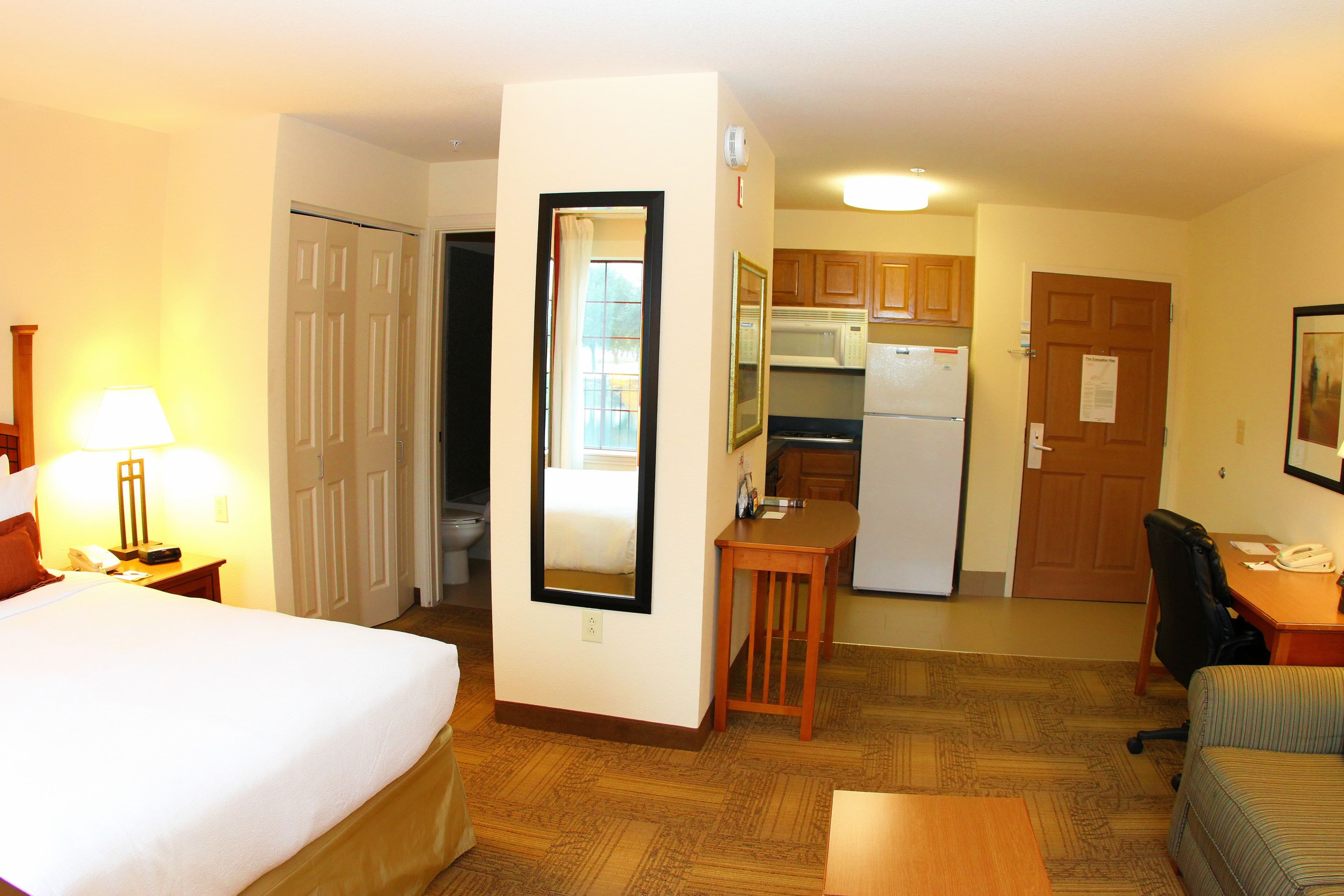 Staybridge Suites Houston Willowbrook - Image 3
