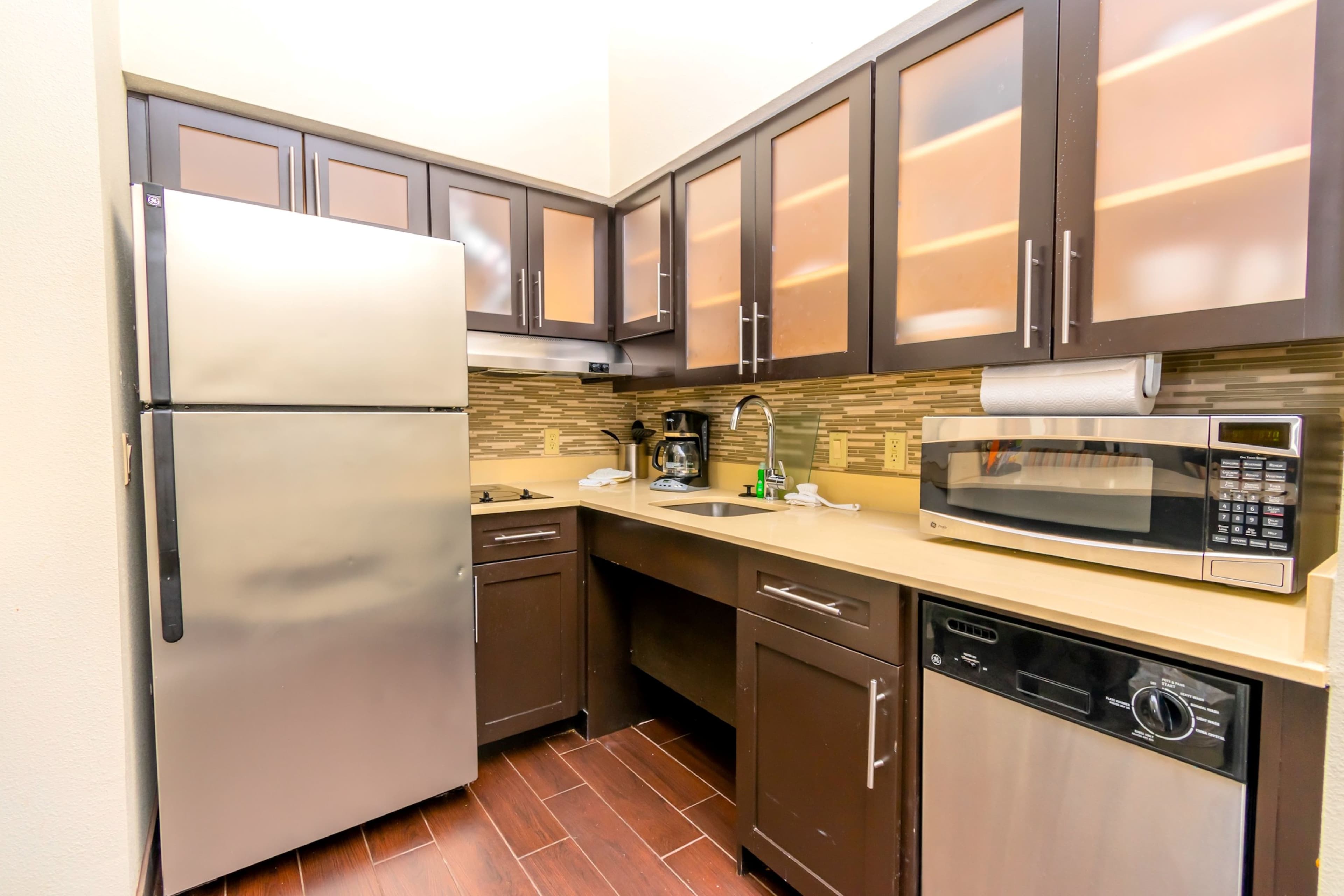 Staybridge Suites Houston IAH - Beltway 8 — 6