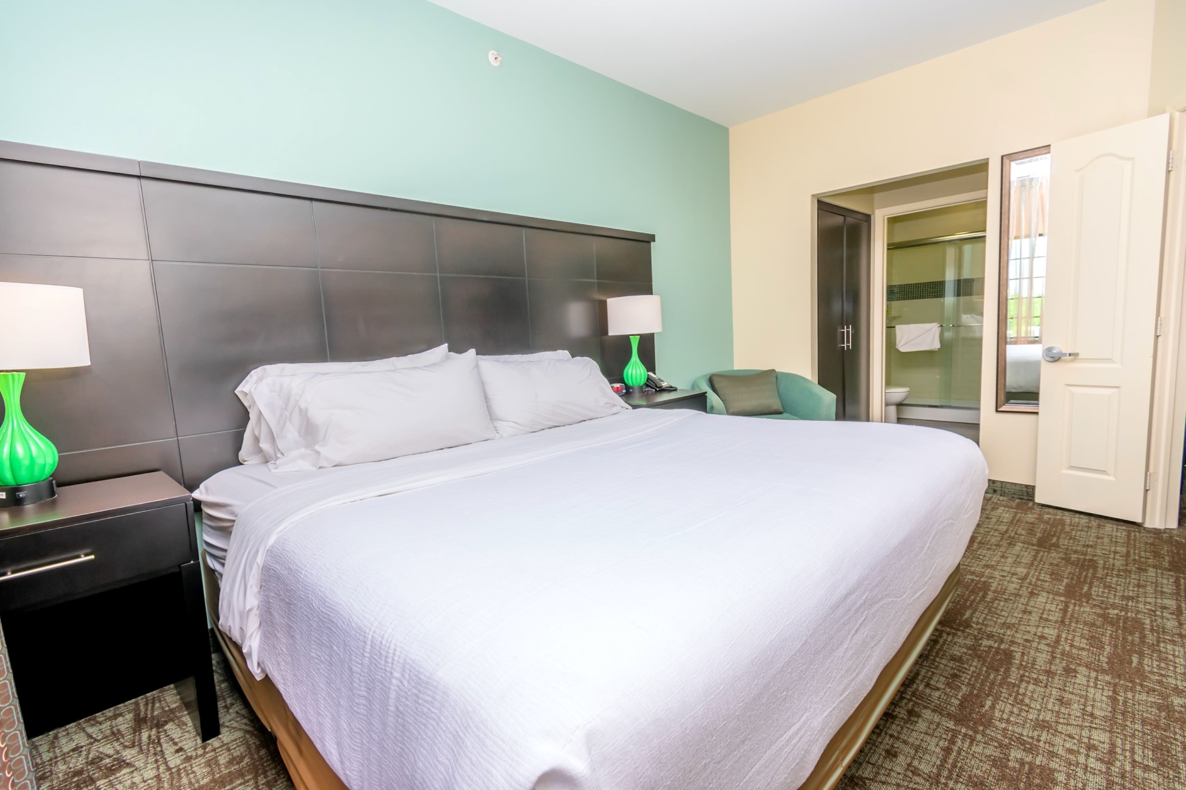Staybridge Suites Houston IAH - Beltway 8 - Image 3