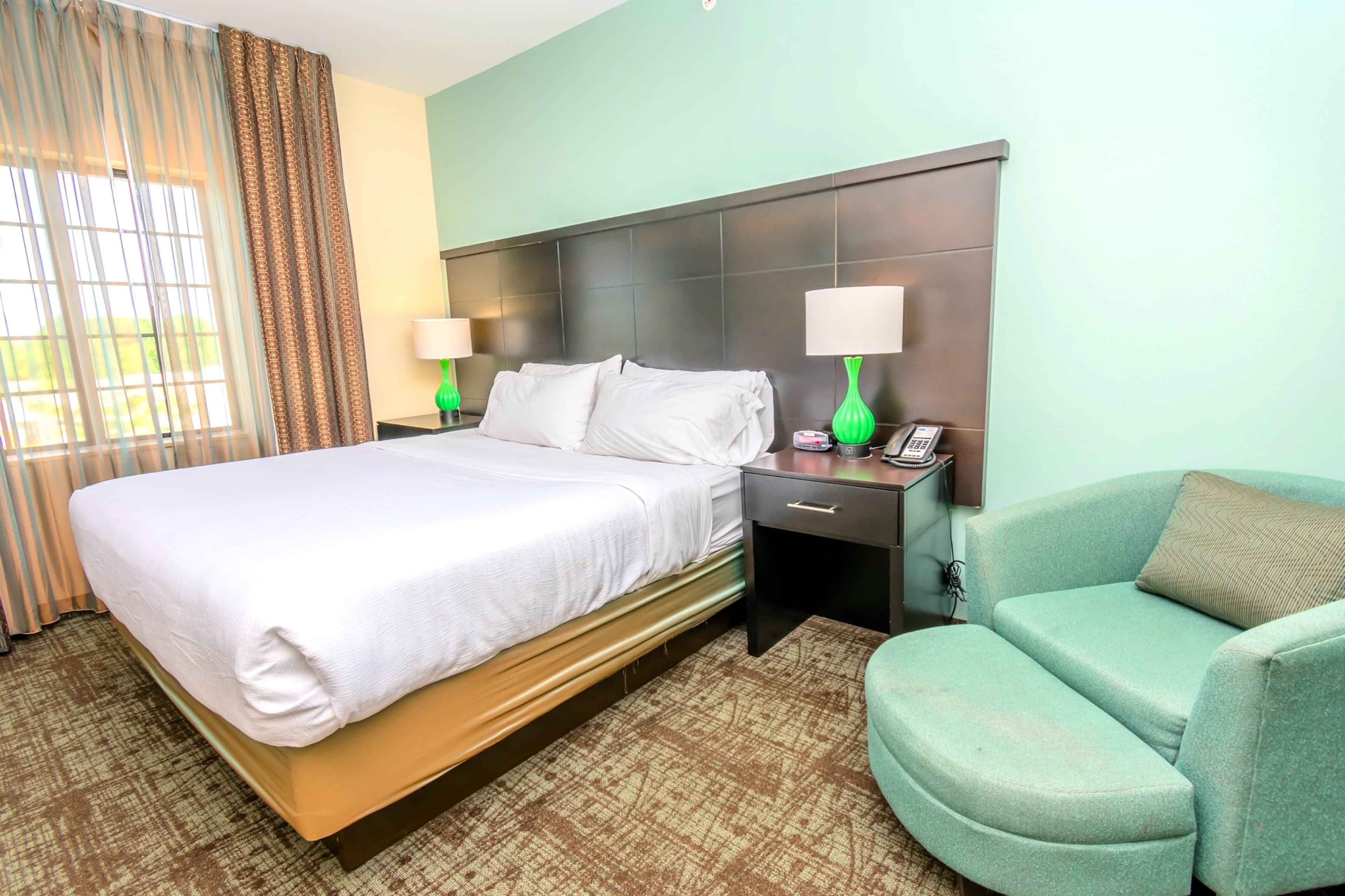 Staybridge Suites Houston IAH - Beltway 8 — 7