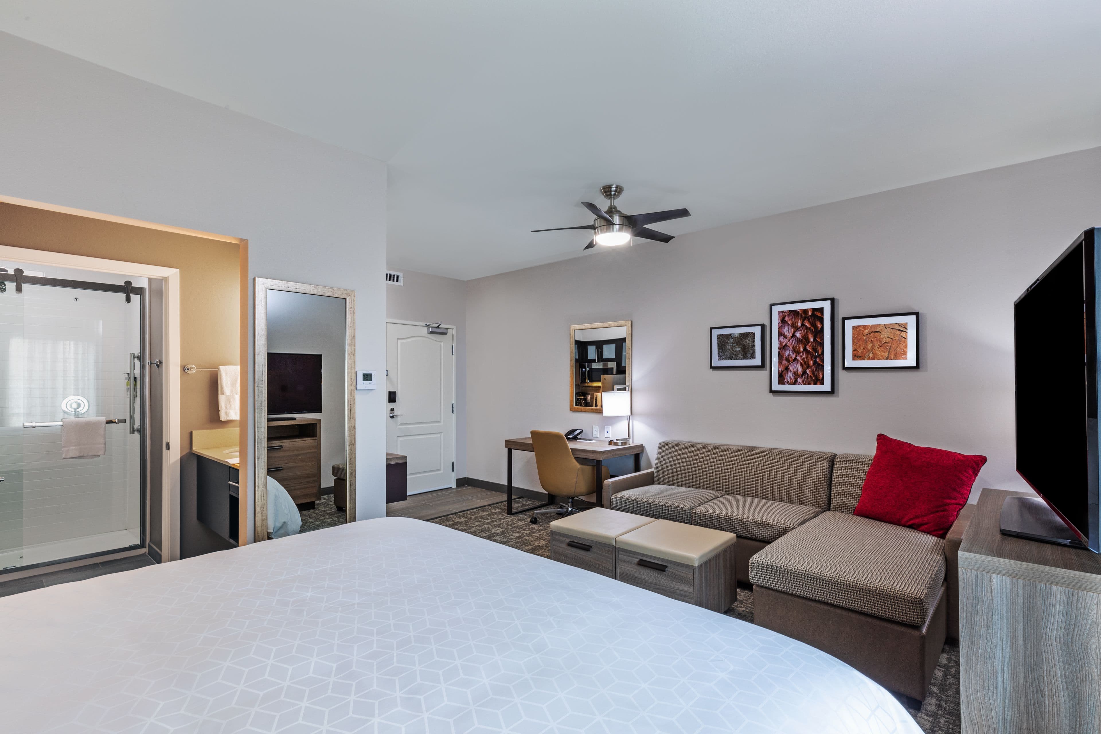 Staybridge Suites IAH Airport East - Image 5