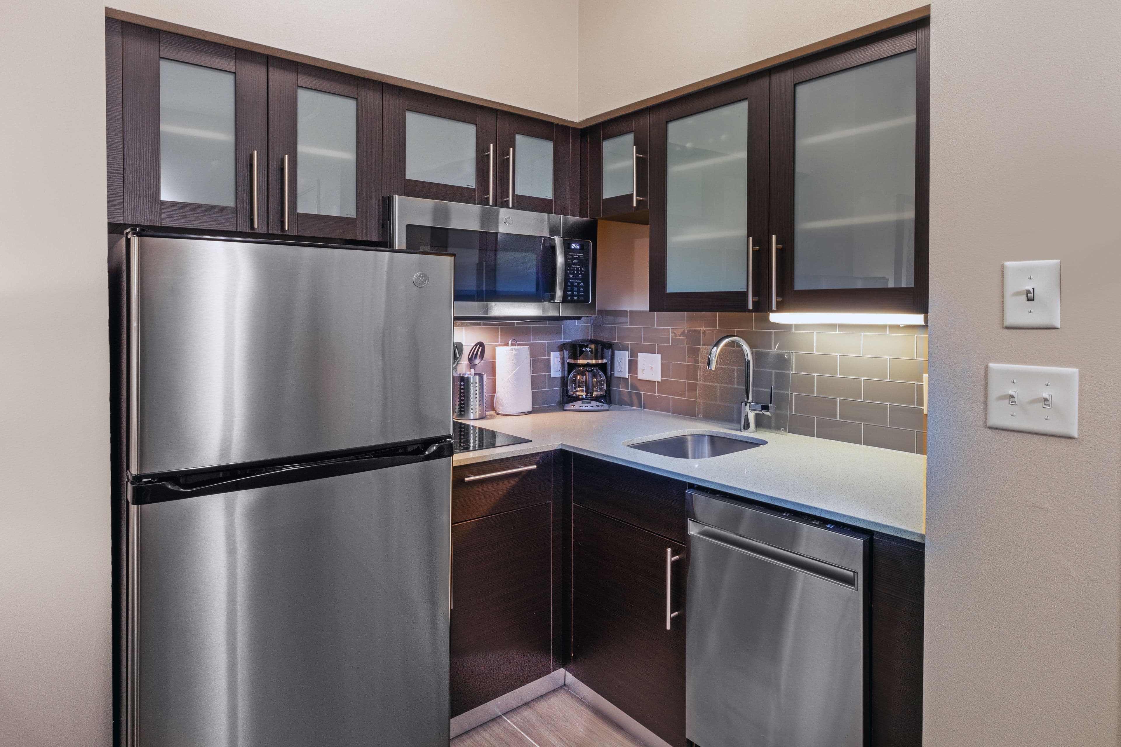 Staybridge Suites IAH Airport East - Image 4