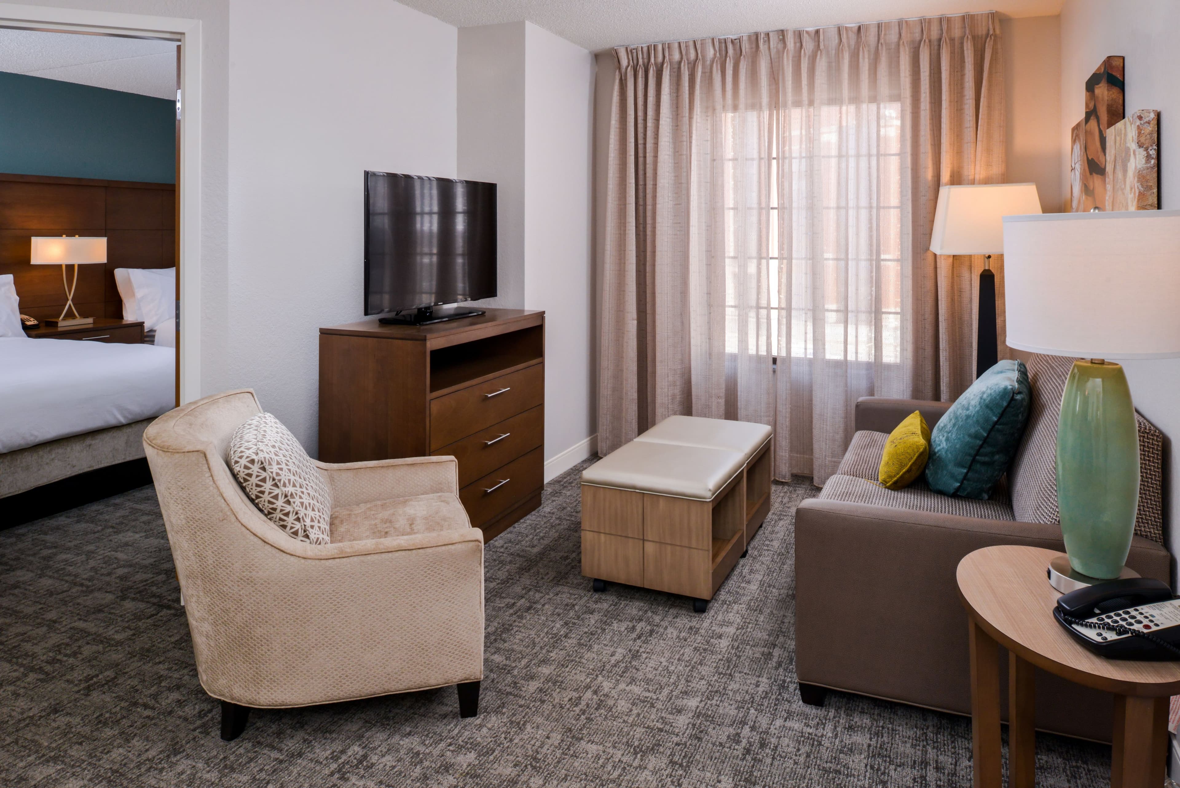 Staybridge Suites Indianapolis Downtown-Conv Ctr - Image 2