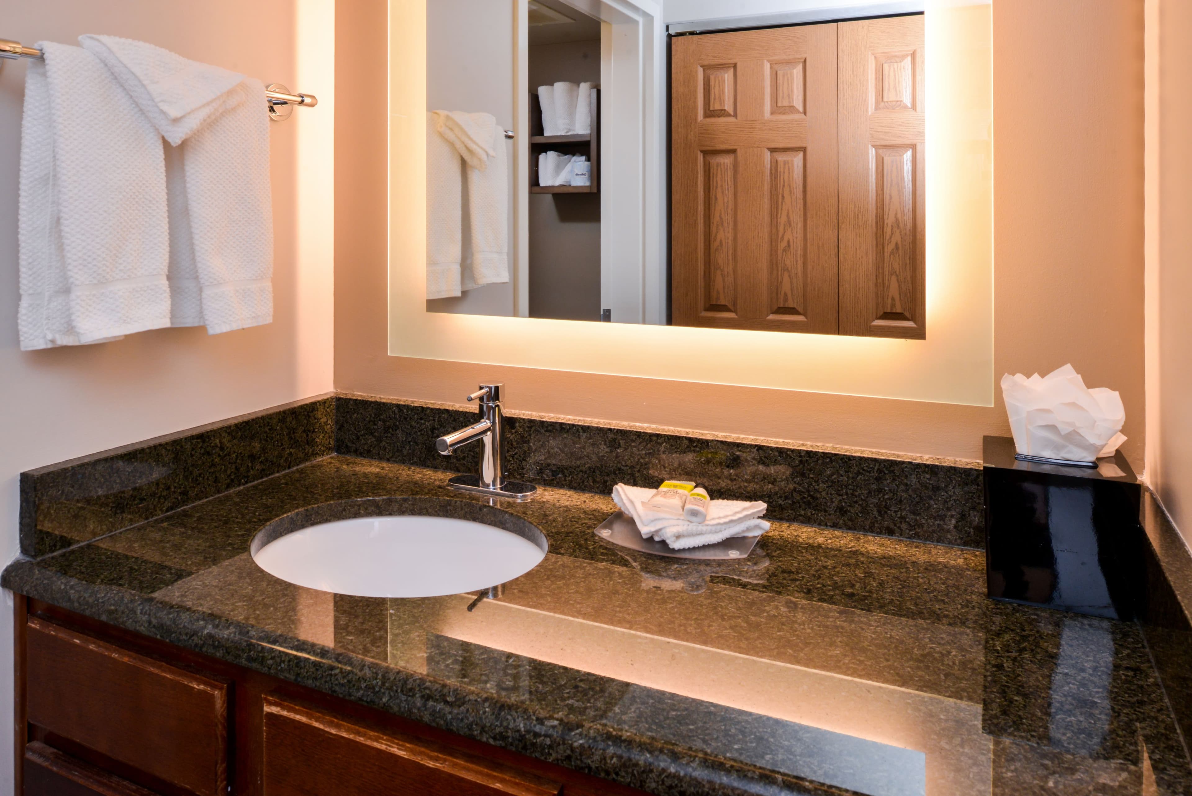 Staybridge Suites Indianapolis Downtown-Conv Ctr — 7