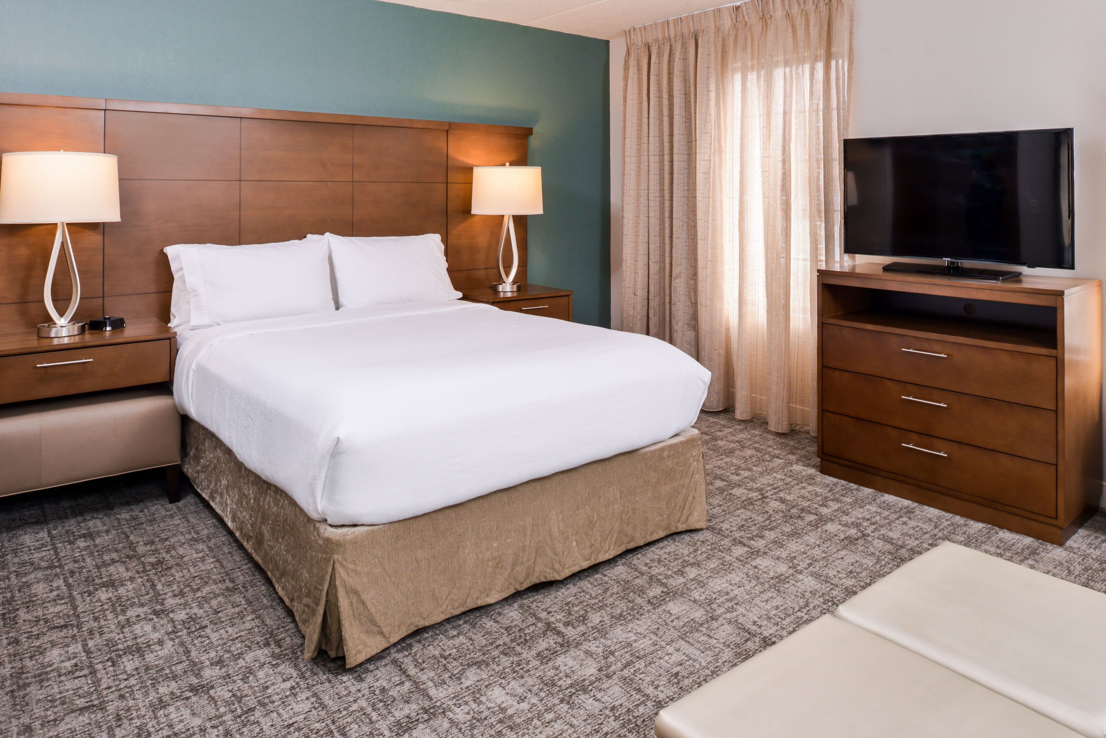 Staybridge Suites Indianapolis Downtown-Conv Ctr - Image 4