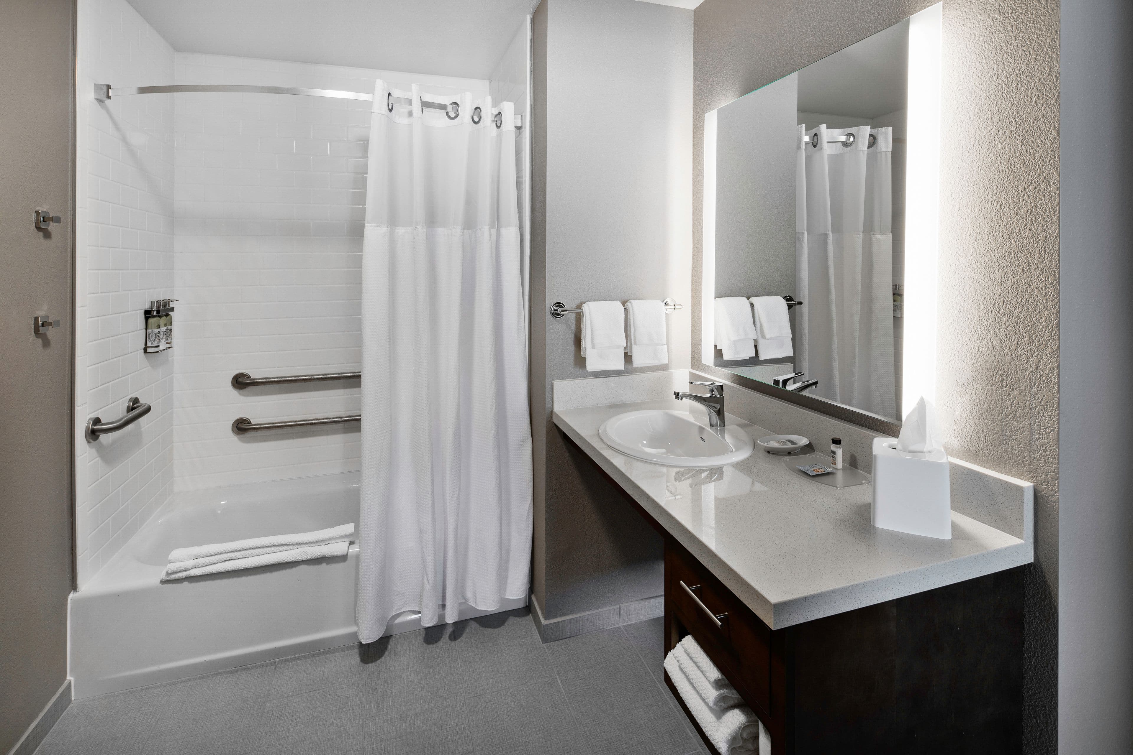 Staybridge Suites Irvine - John Wayne Airport — 5