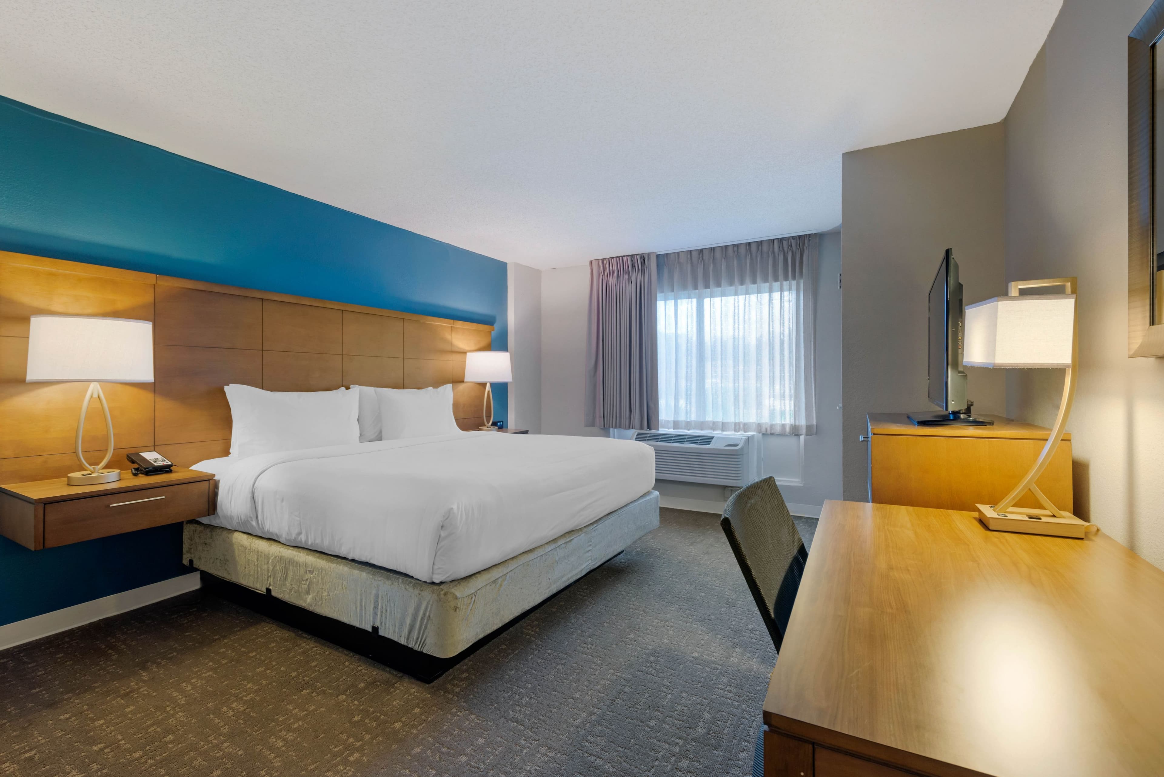 Staybridge Suites Orlando Royale Parc Suites - Image 4