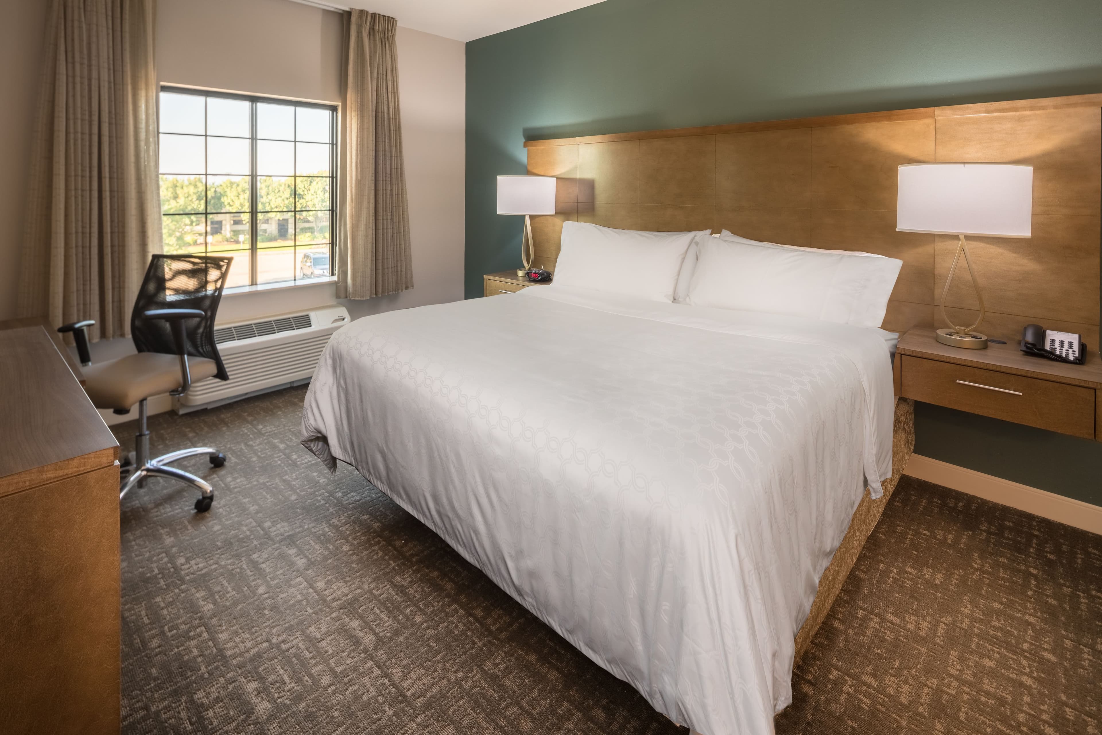 Staybridge Suites Lake Jackson - Image 3