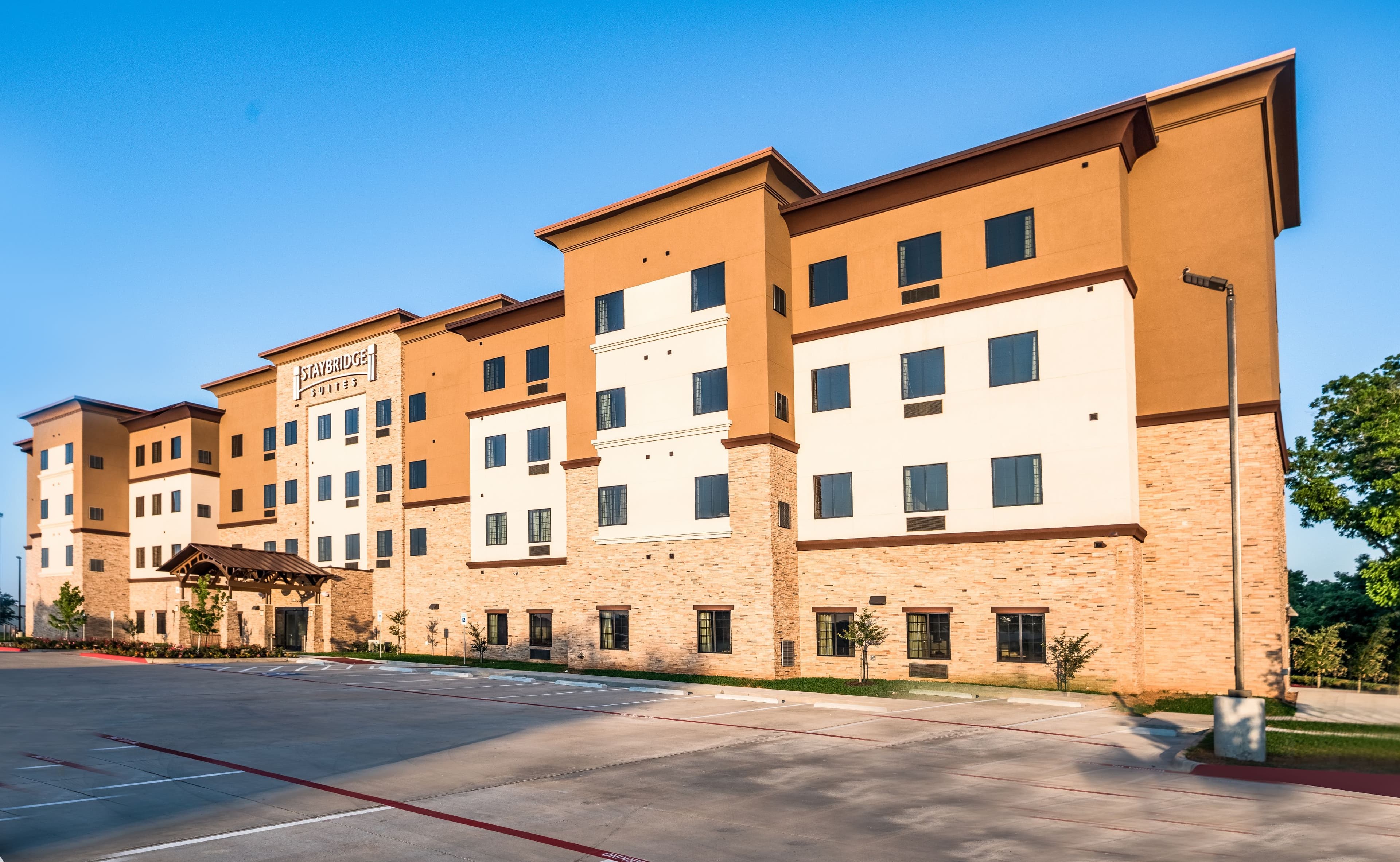 Staybridge Suites Lake Jackson - Image 1