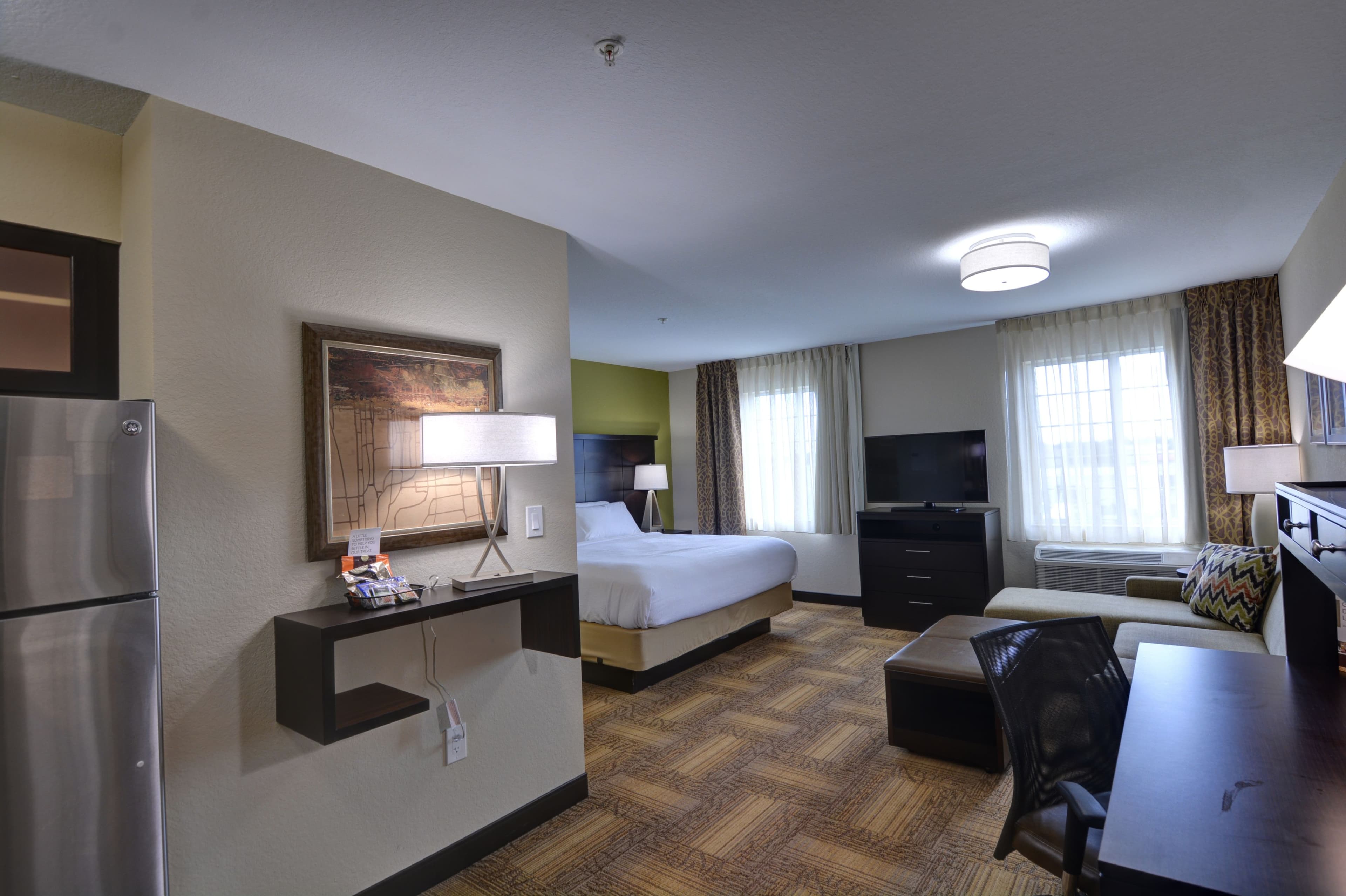 Staybridge Suites Lakeland West — 7