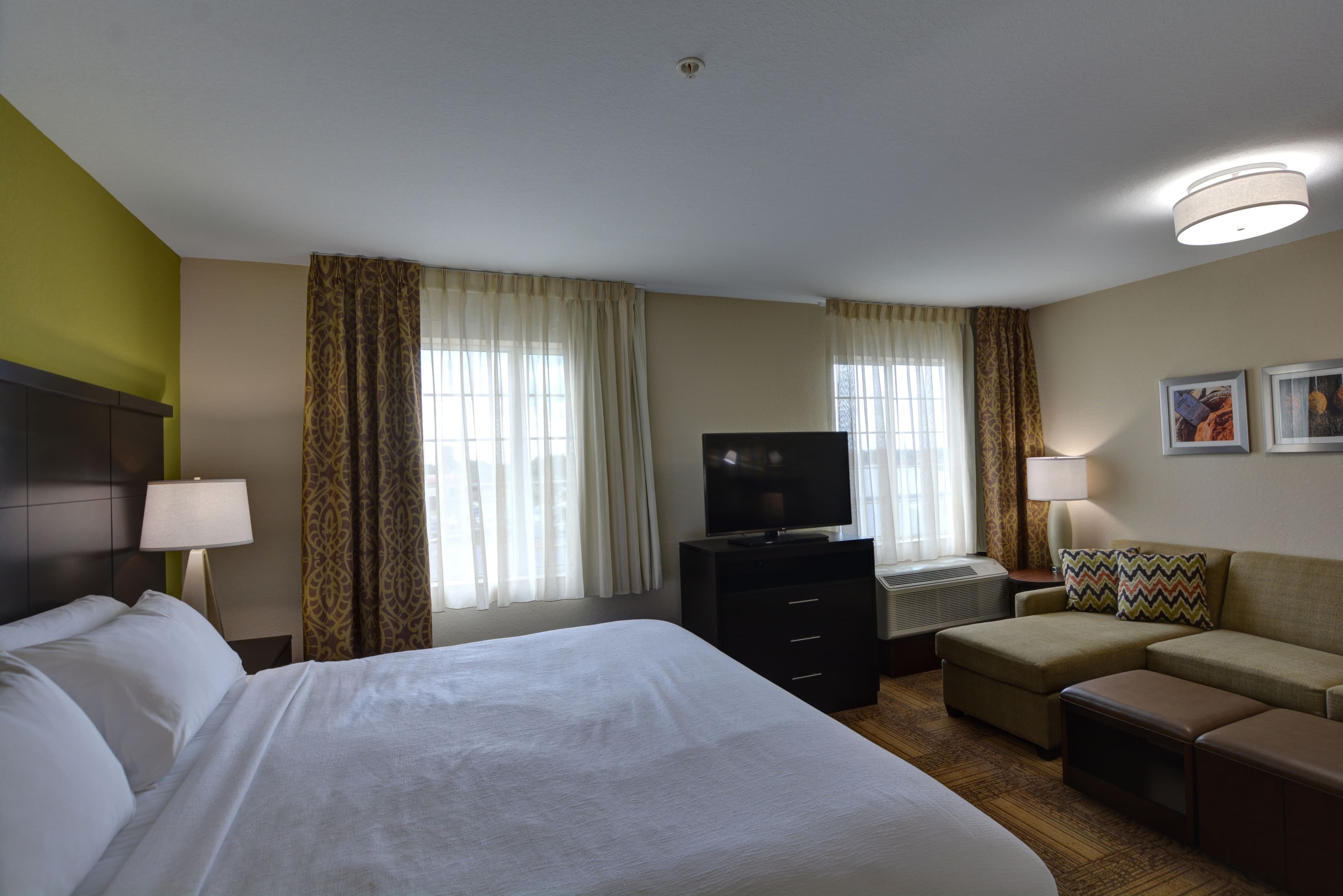 Staybridge Suites Lakeland West - Image 2