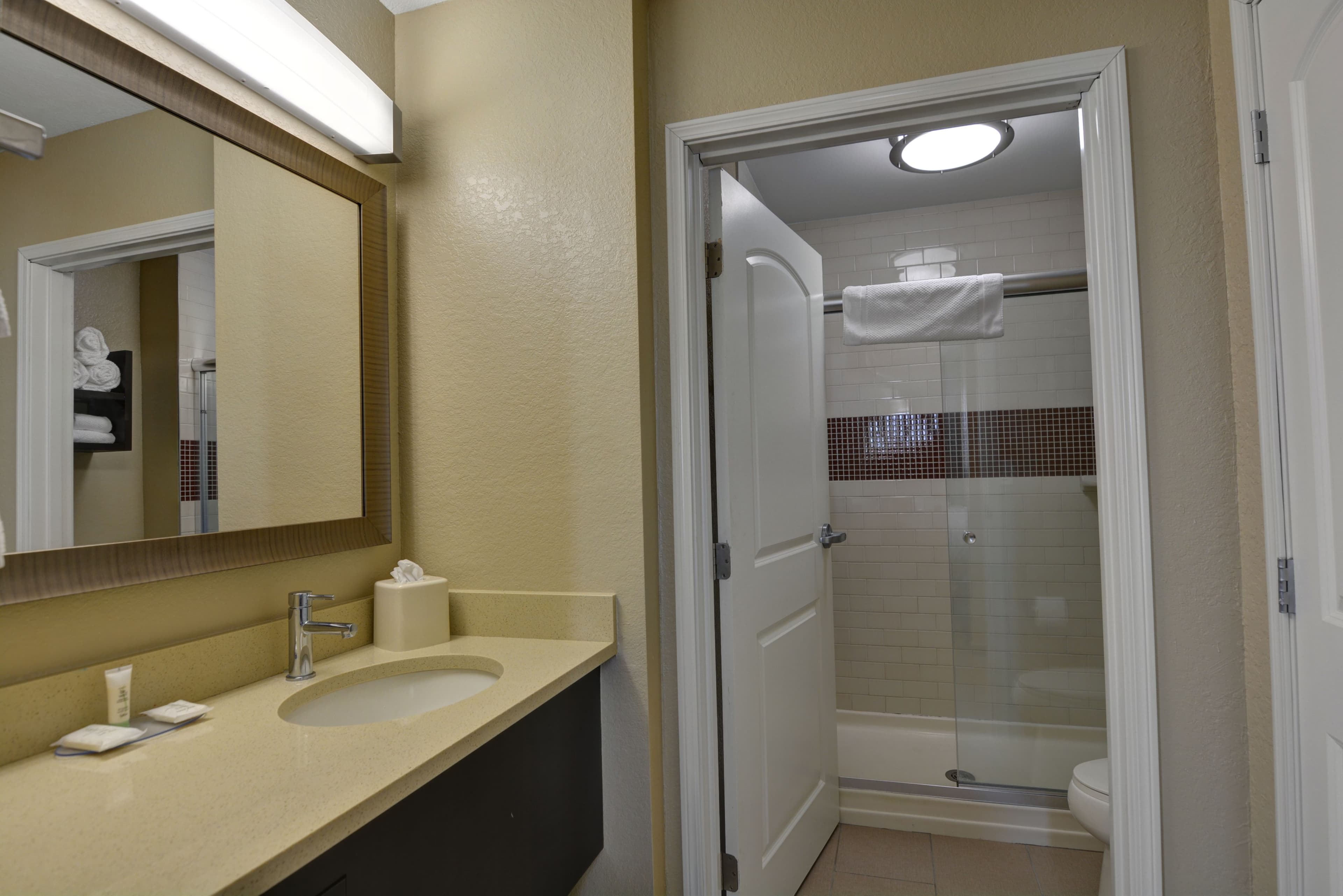 Staybridge Suites Lakeland West — 9
