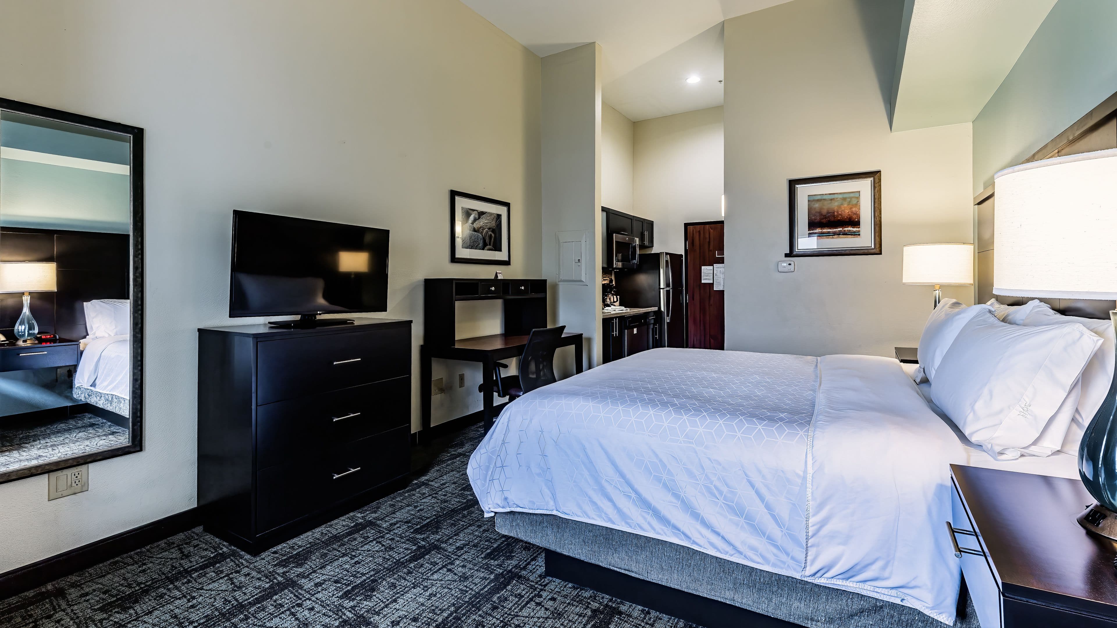Staybridge Suites Laredo International Airport - Image 2