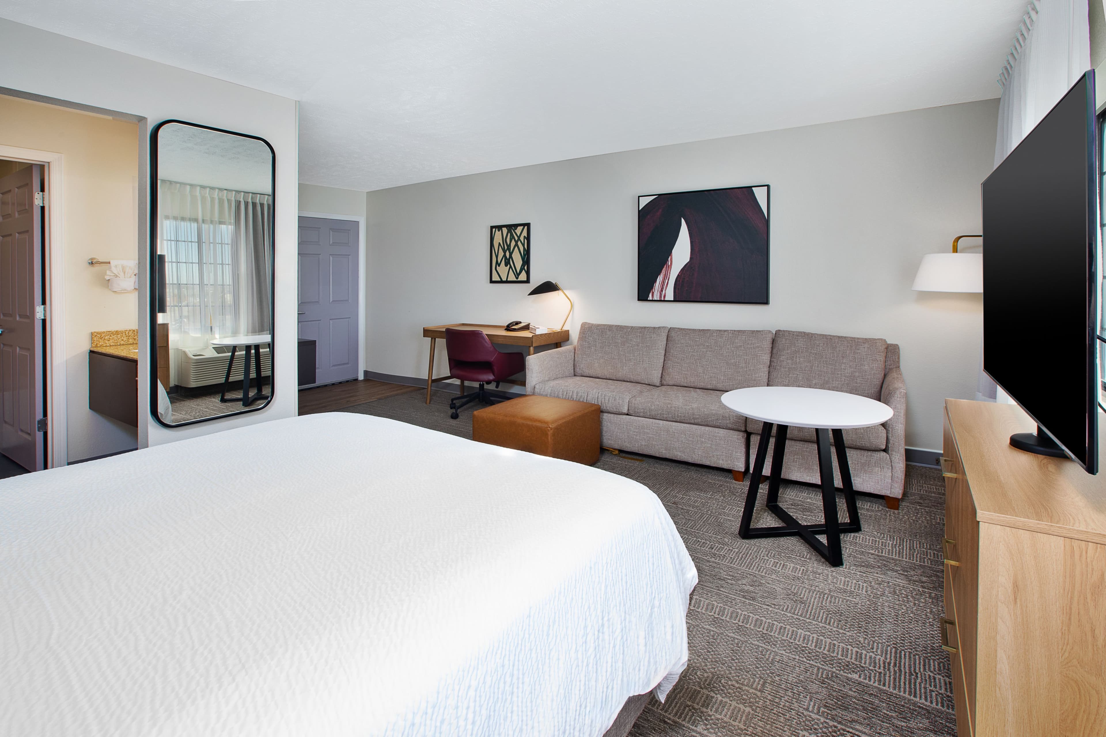 Staybridge Suites Lincoln Northeast - Image 5
