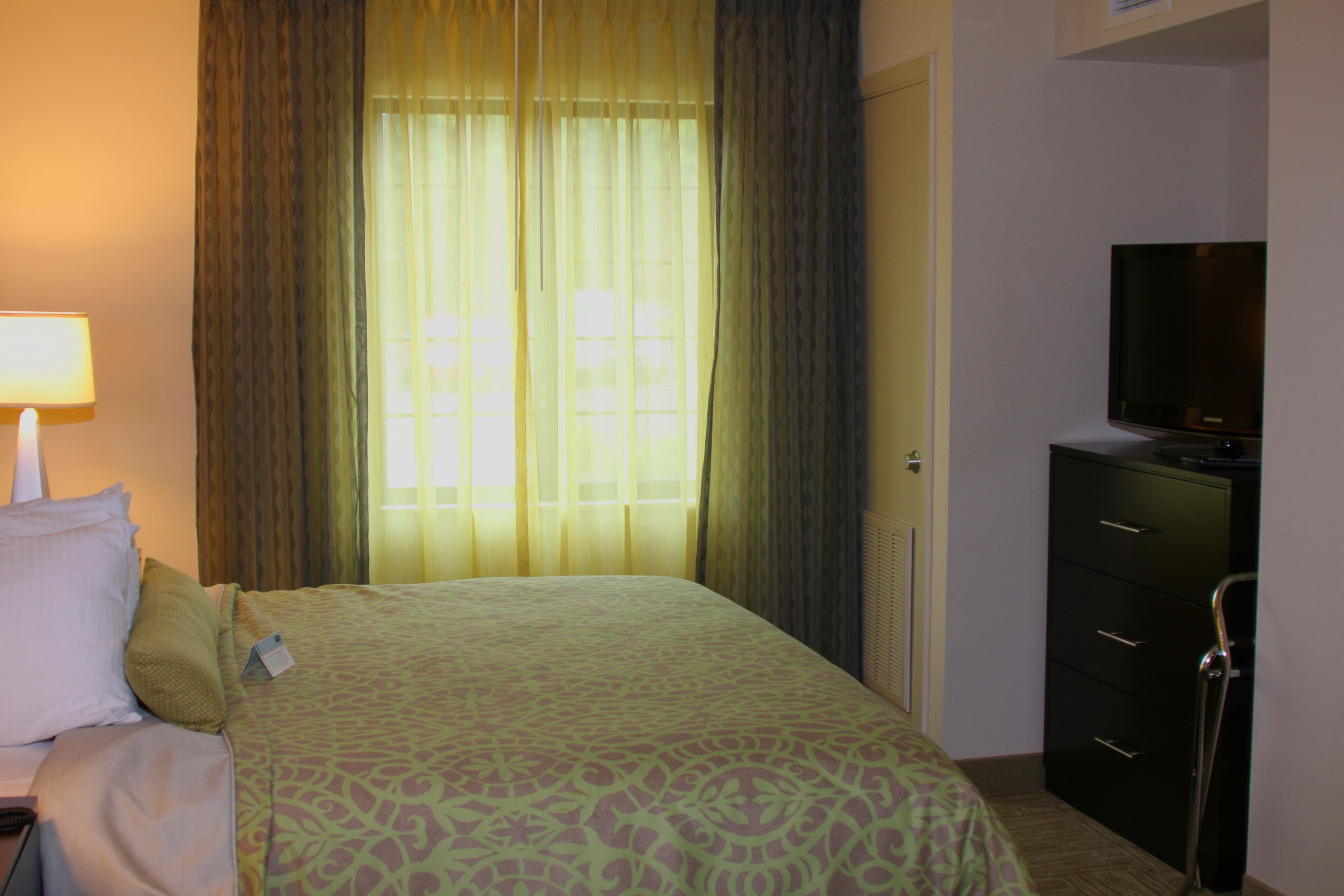 Staybridge Suites Syracuse (Liverpool) — 9