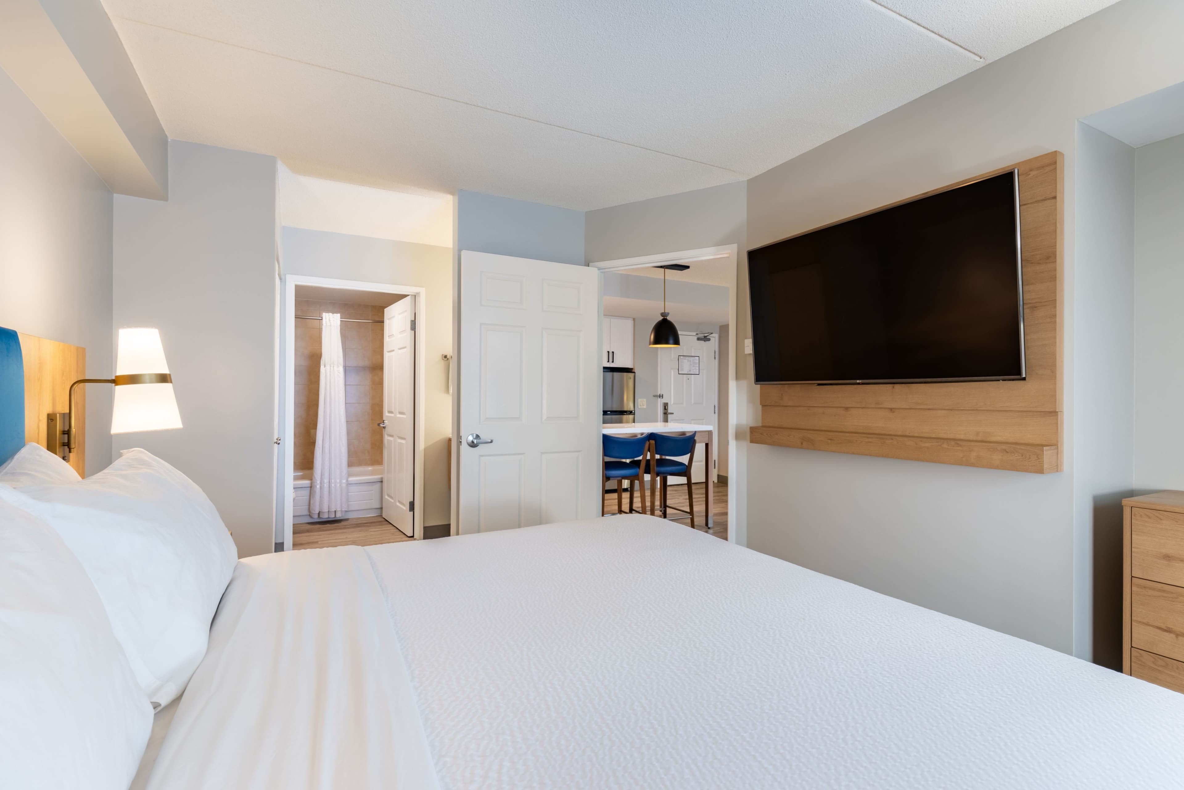 Staybridge Suites London — 7