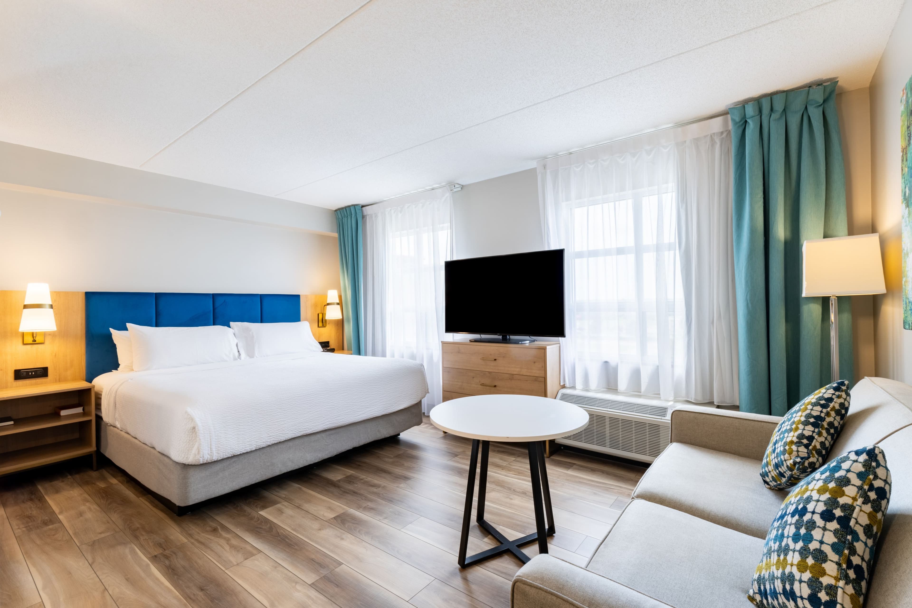 Staybridge Suites London - Image 4