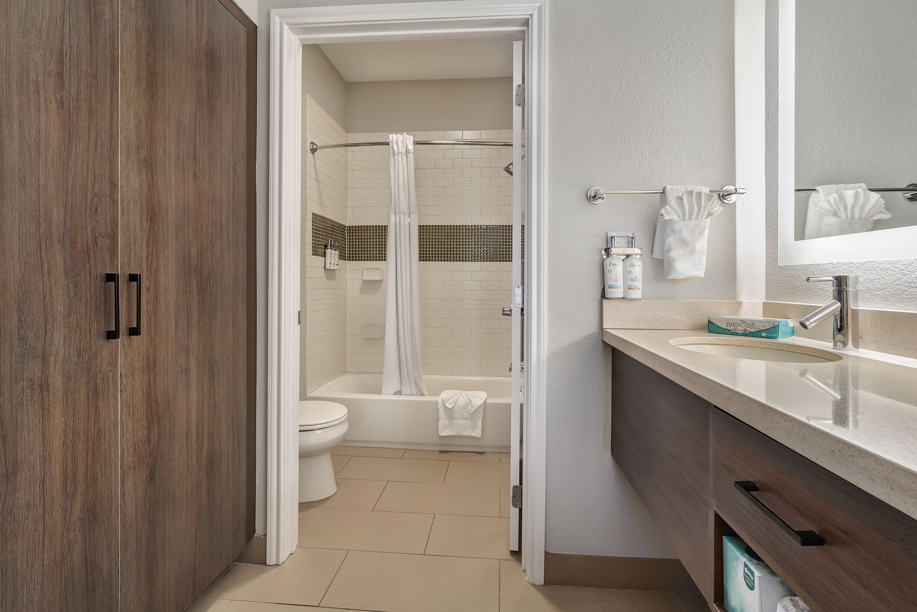 Staybridge Suites Longview — 14