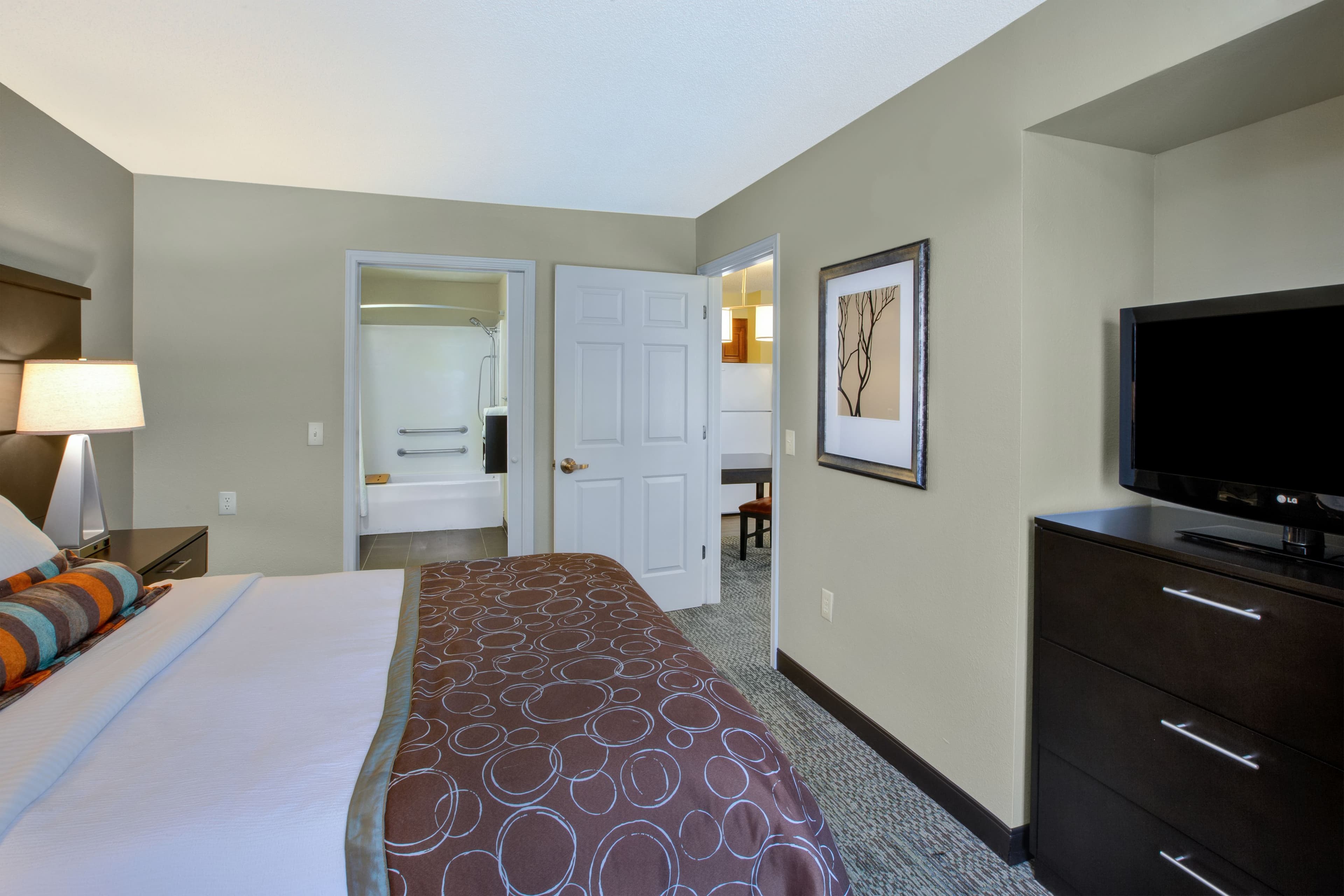 Staybridge Suites Louisville-East — 12